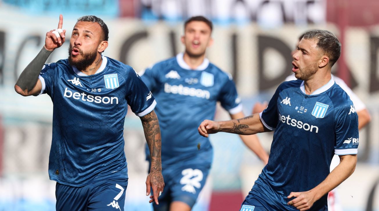 Racing goleó 3-0 a Riestra y avanzó a los cuartos de final de la Copa Argentina