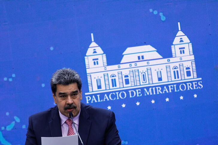 Nicolás Maduro se dirige a los medios de comunicación desde el Palacio de Miraflores, en Caracas (REUTERS/Leonardo Fernández Viloria)