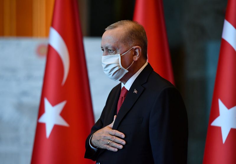 El presidente turco Tayyip Erdogan asiste a una ceremonia del Día de la República en el Palacio Presidencial de Ankara (Turquía), el 29 de octubre de 2020. Oficina de Prensa Presidencial / Handout via REUTERS