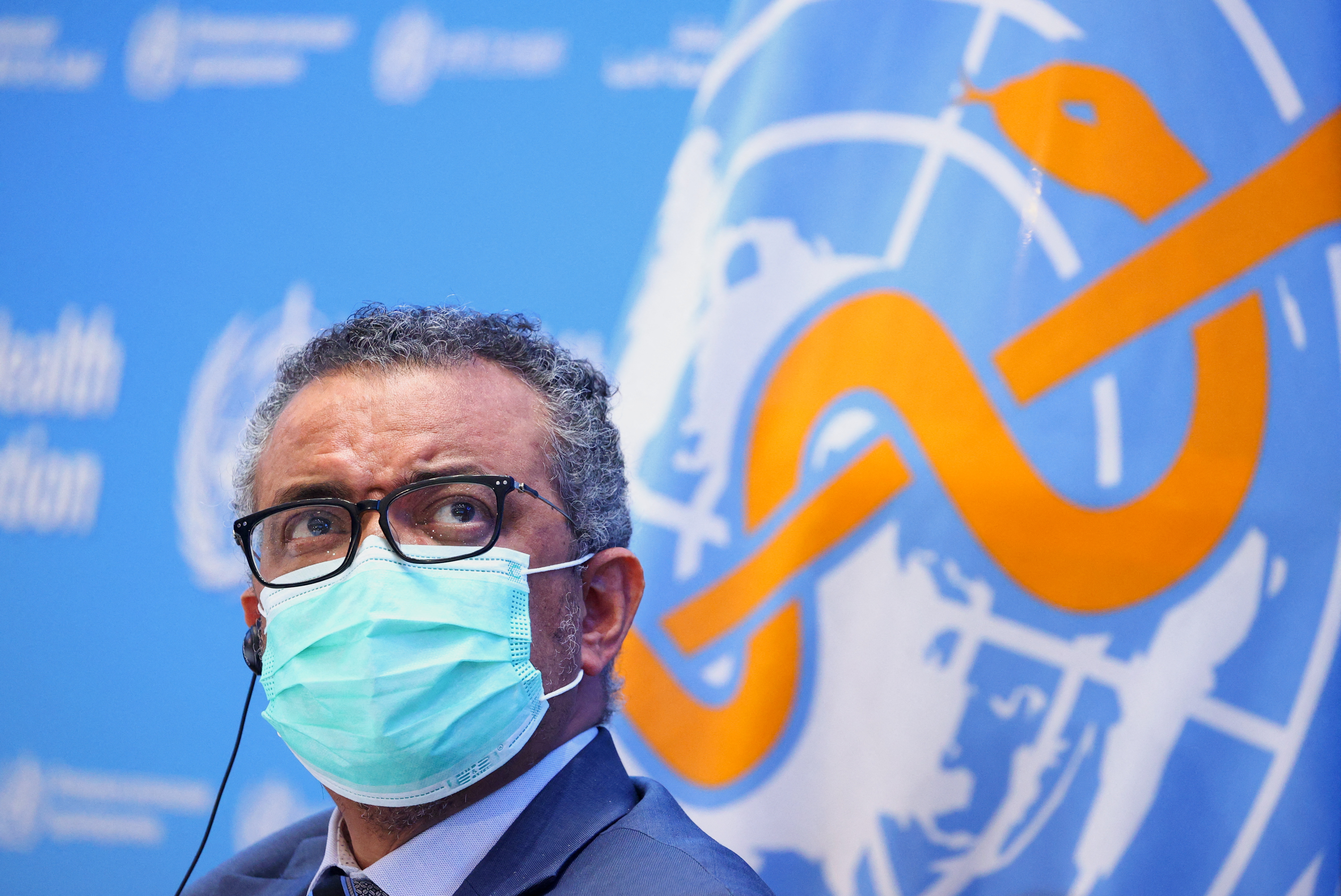 El director de la OMS, Tedros Adhanom Ghebreyesus, señaló que las autoridades sanitarias deben adoptar medidas para el fin de la pandemia/ REUTERS/Denis Balibouse