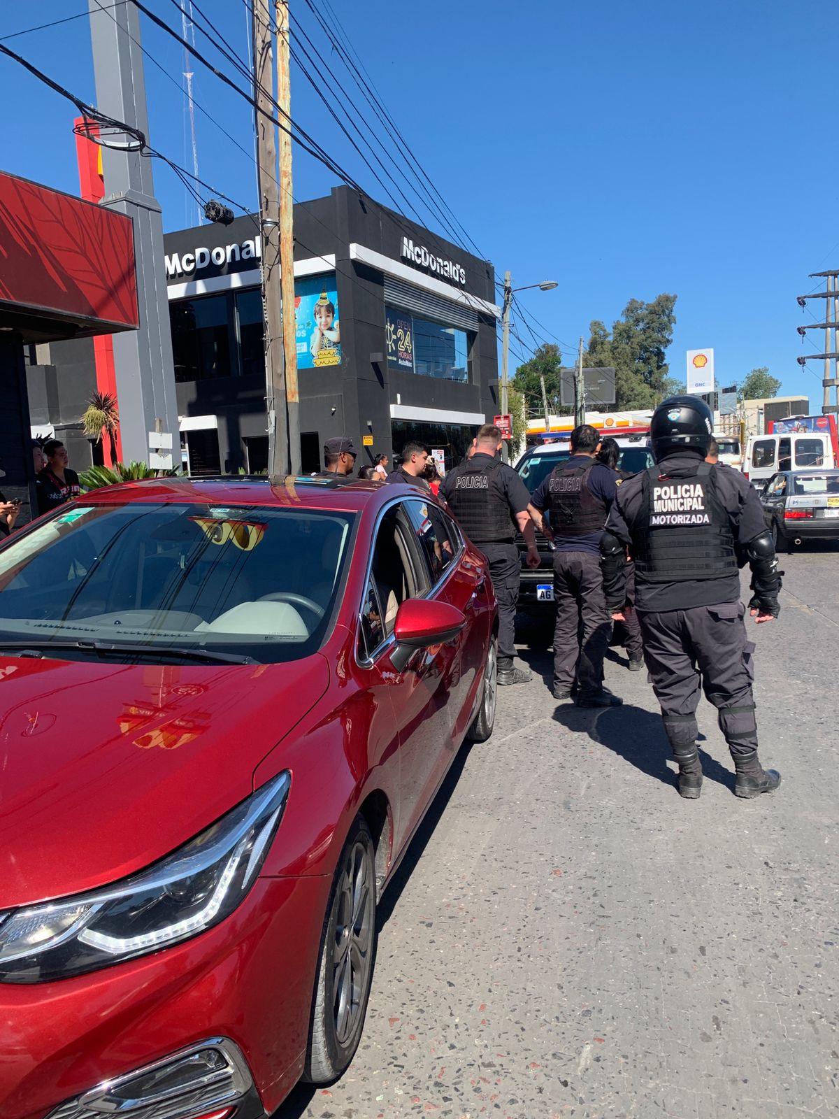 Caputo habló de la suba del riesgo país pese a las compras de reservas: “Es más difícil de lo que se cree”