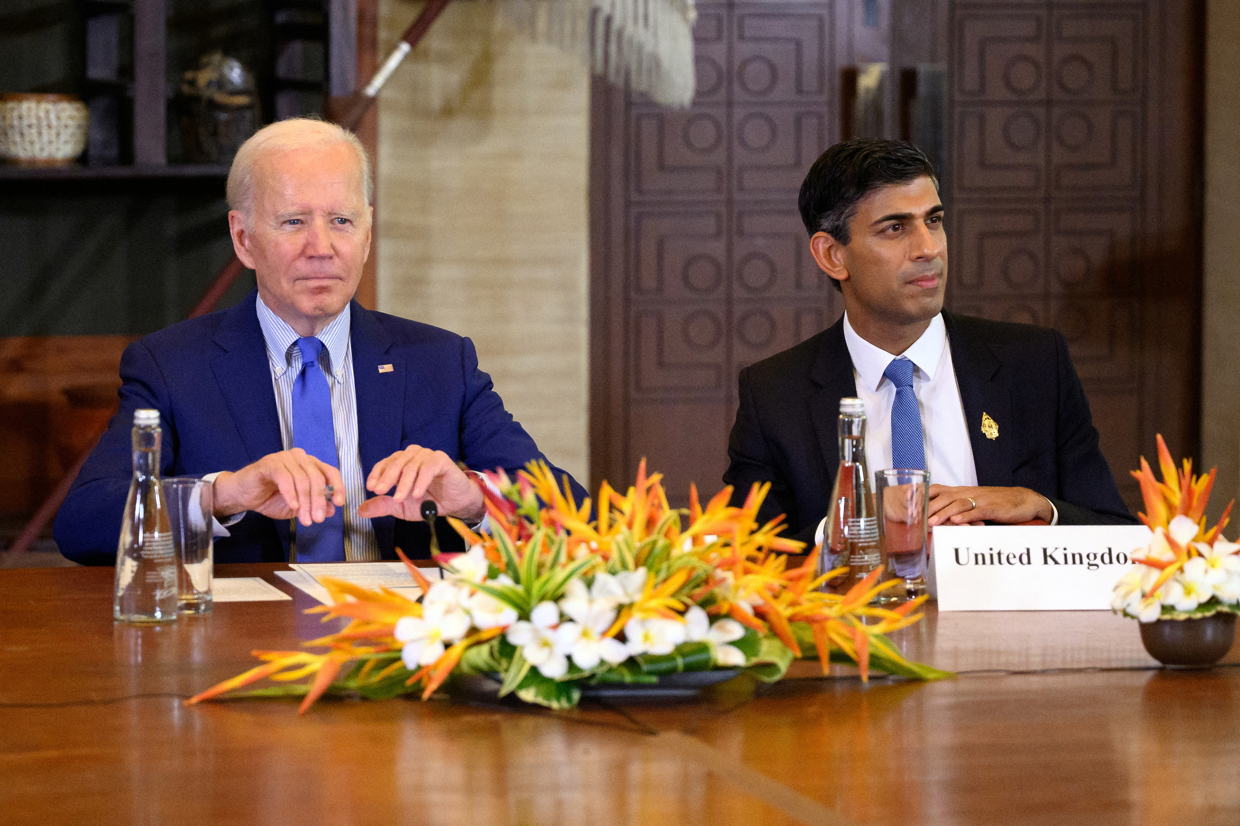 El presidente de EEUU, Joe Biden, y el primer ministro del Reino Unido, Rishi Sunak, durante la cumbre del G20 en Bali (Leon Neal/Pool via REUTERS)