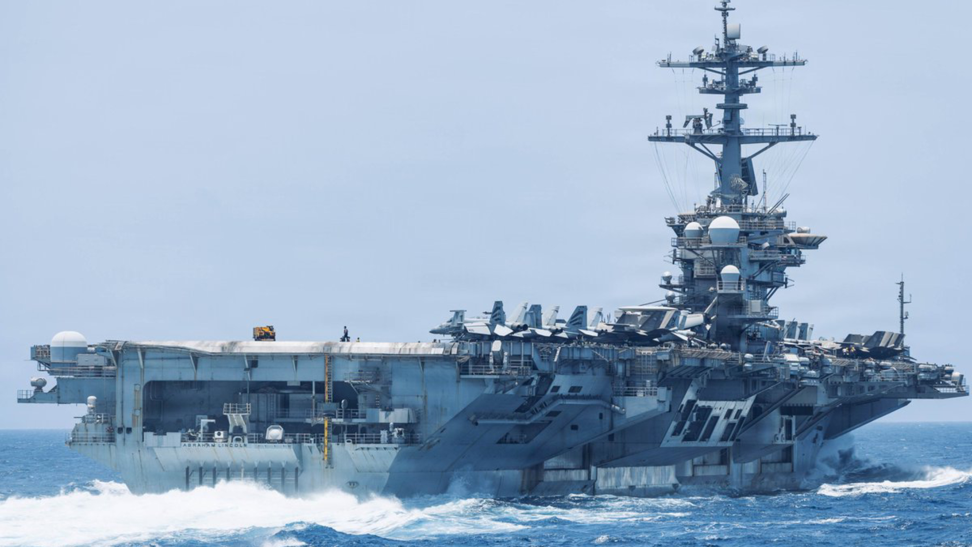 Estados Unidos mantiene dos portaaviones en el golfo P&eacute;rsico mientras negocia con Ir&aacute;n el acuerdo nuclear definitivo