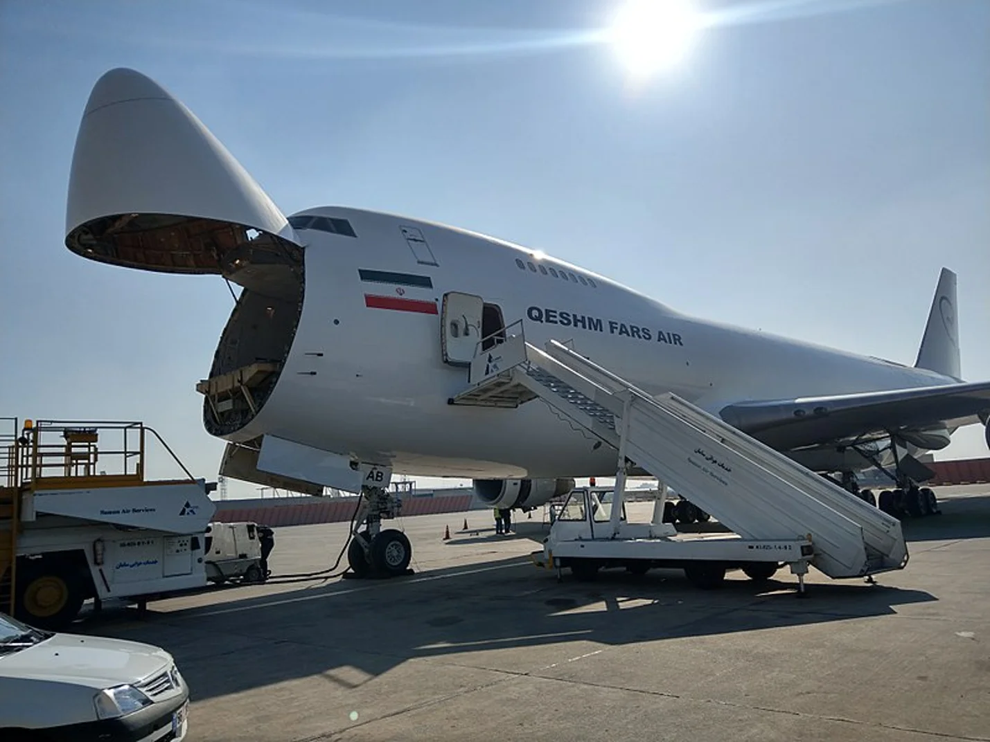 Uno de los aviones de carga de Qeshm Fars Air, subsidiaria de Mahan Air, en el aeropuerto de Beirut, tras entregar un transporte de armas destinado al Hezbollah.
