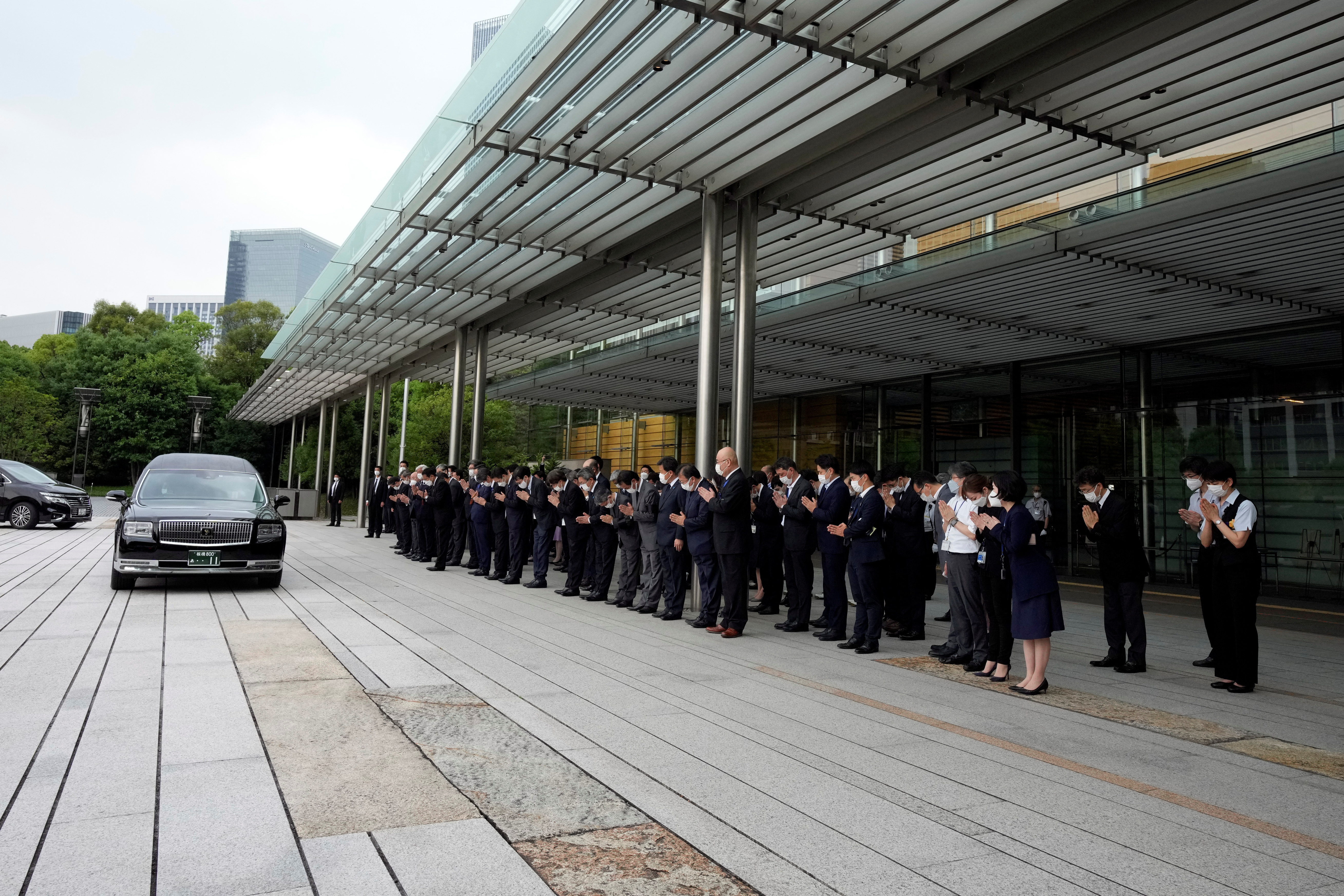 La carrosa fúnebre que traslada los restos de Shinzo Abe