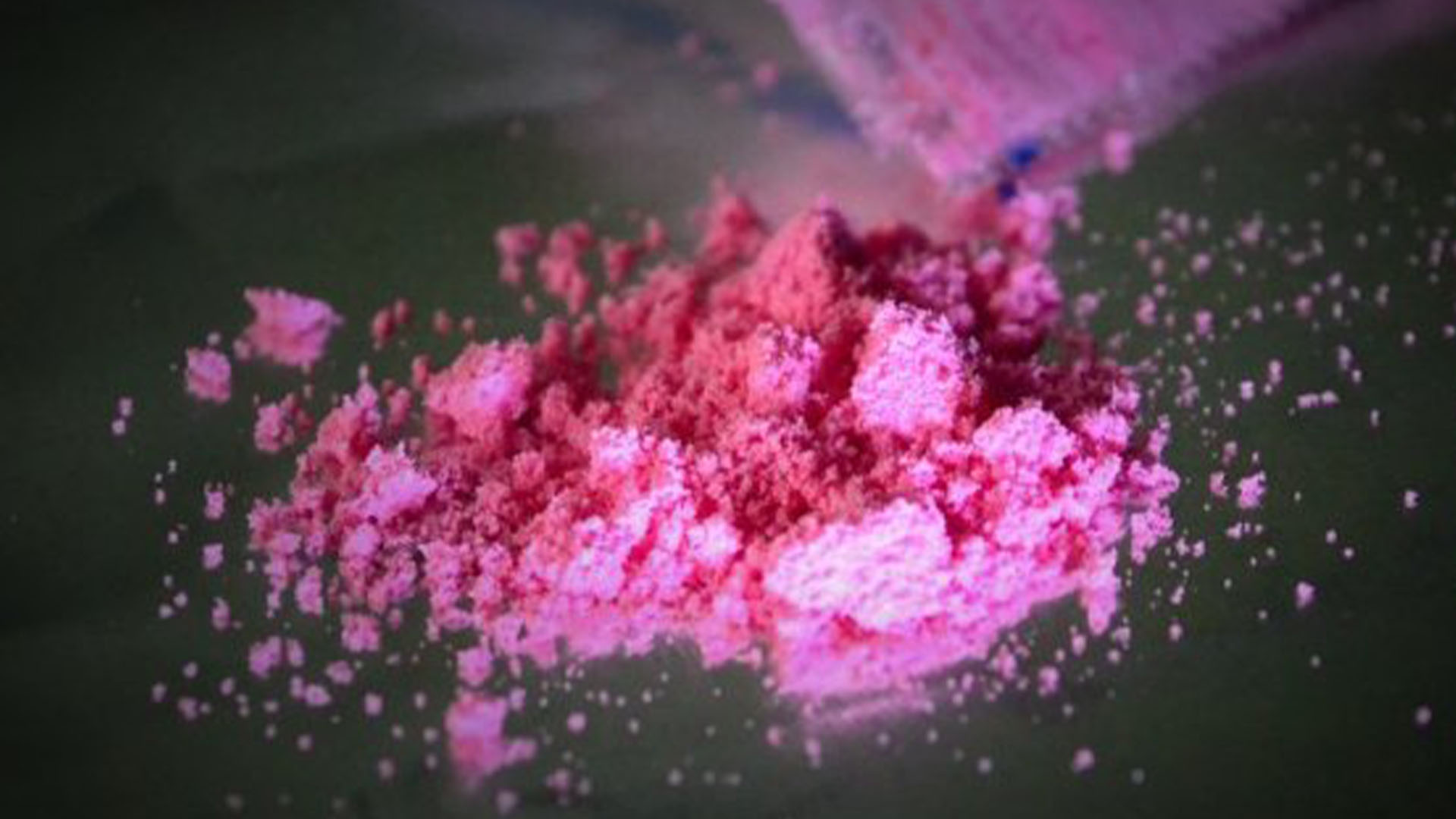 En Uruguay, la droga es conocida como "cocaína rosa", "tussi" o "la droga de los ricos" y fue creada, a nivel mundial, la década del 70′, pero resurgió en 2019 en América Latina

(Foto: Twitter@EnciclopediaUrb)