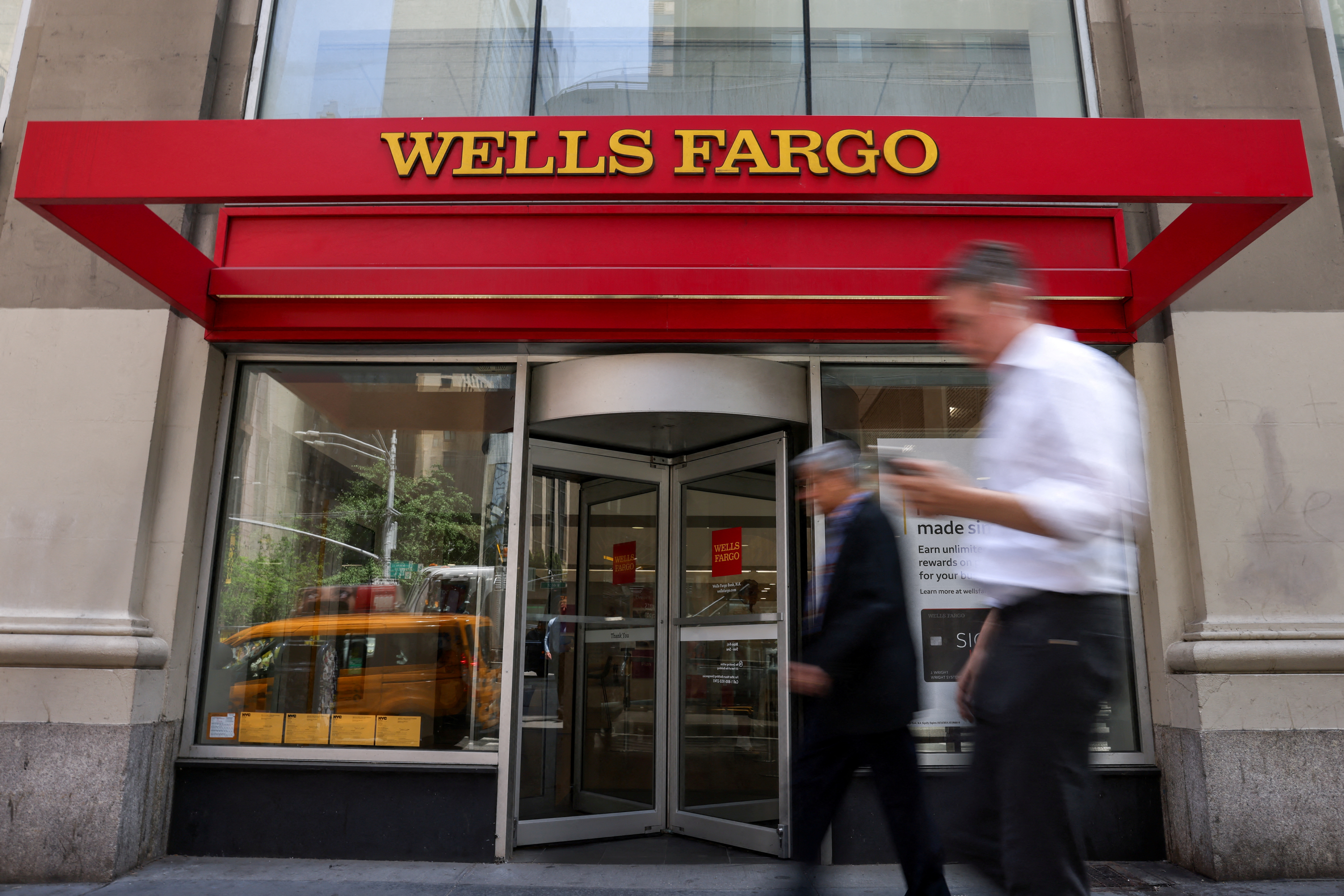 Qué va a pasar con el dólar después de las elecciones: los tres escenarios que trazó un gigante de Wall Street