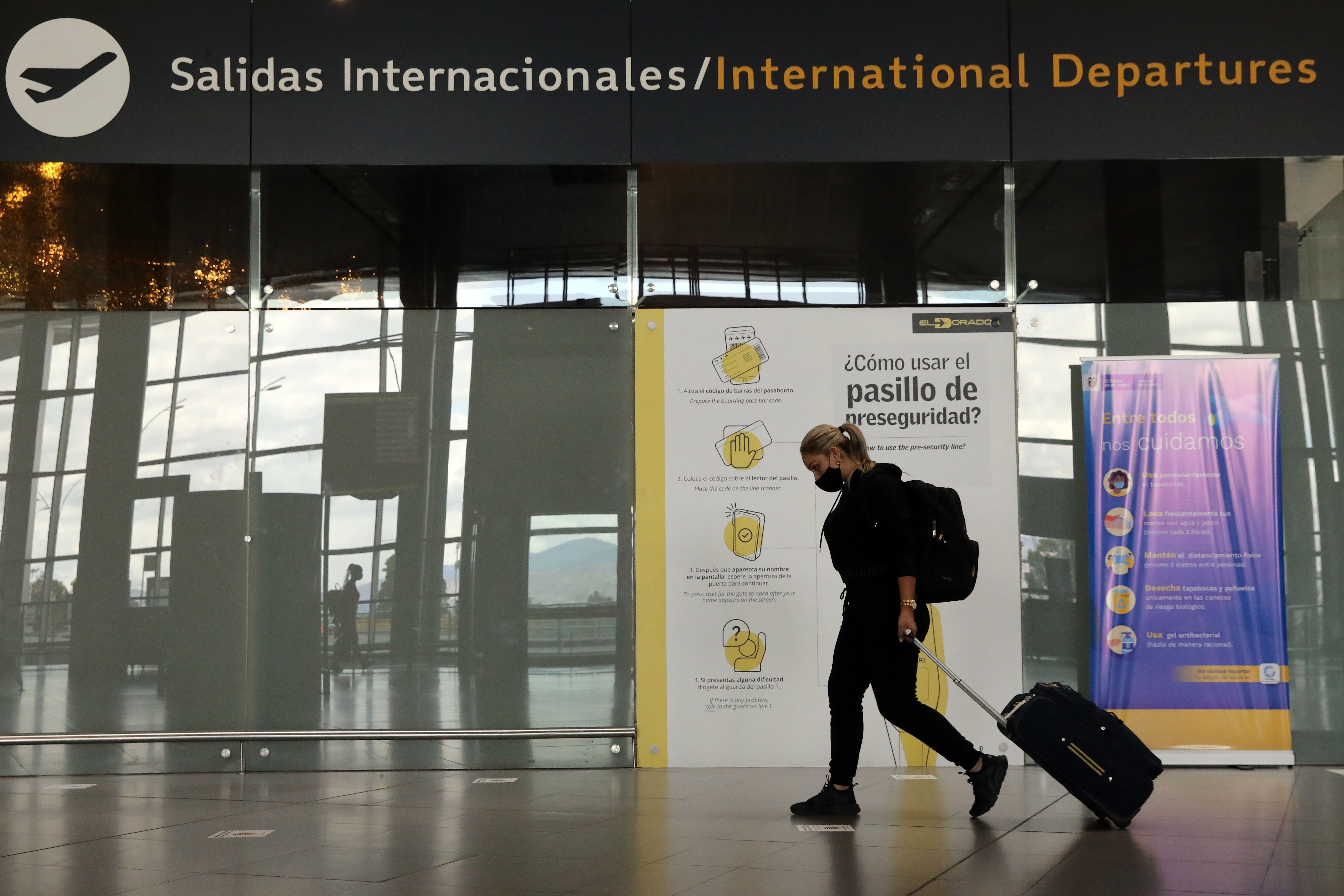 Este martes 20 de diciembre el Aeropuerto El Dorado advirtió sobre tres contratistas heridos tras falla eléctrica. EFE/Carlos Ortega/Archivo