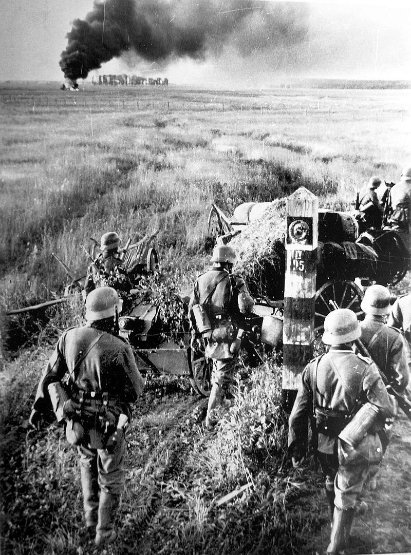 Tropas alemanas cruzando la frontera con la Unión Soviética el 22 de junio de 1941 (Wikimedia Commons)
