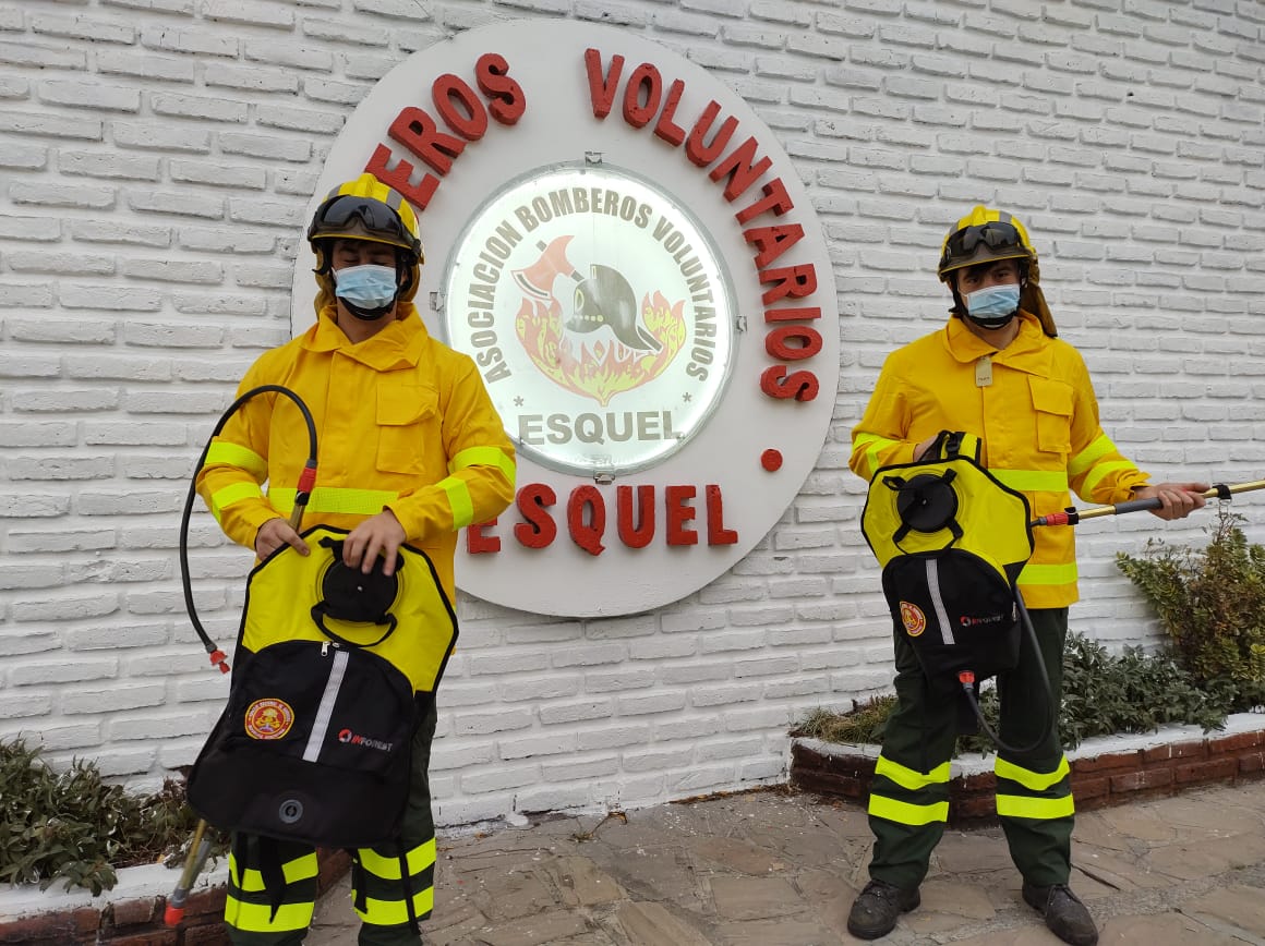 El Grammy a la mejor tapa de álbum regresa tras 50 años: Bad Bunny, Wet Leg y los nuevos universos visuales de la música pop 