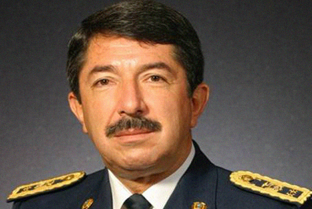 El general de la Fuerza Áerea Ecuatoriana, Jorge Gabela, fue asesinado. El delito se investiga como crimen de Estado.