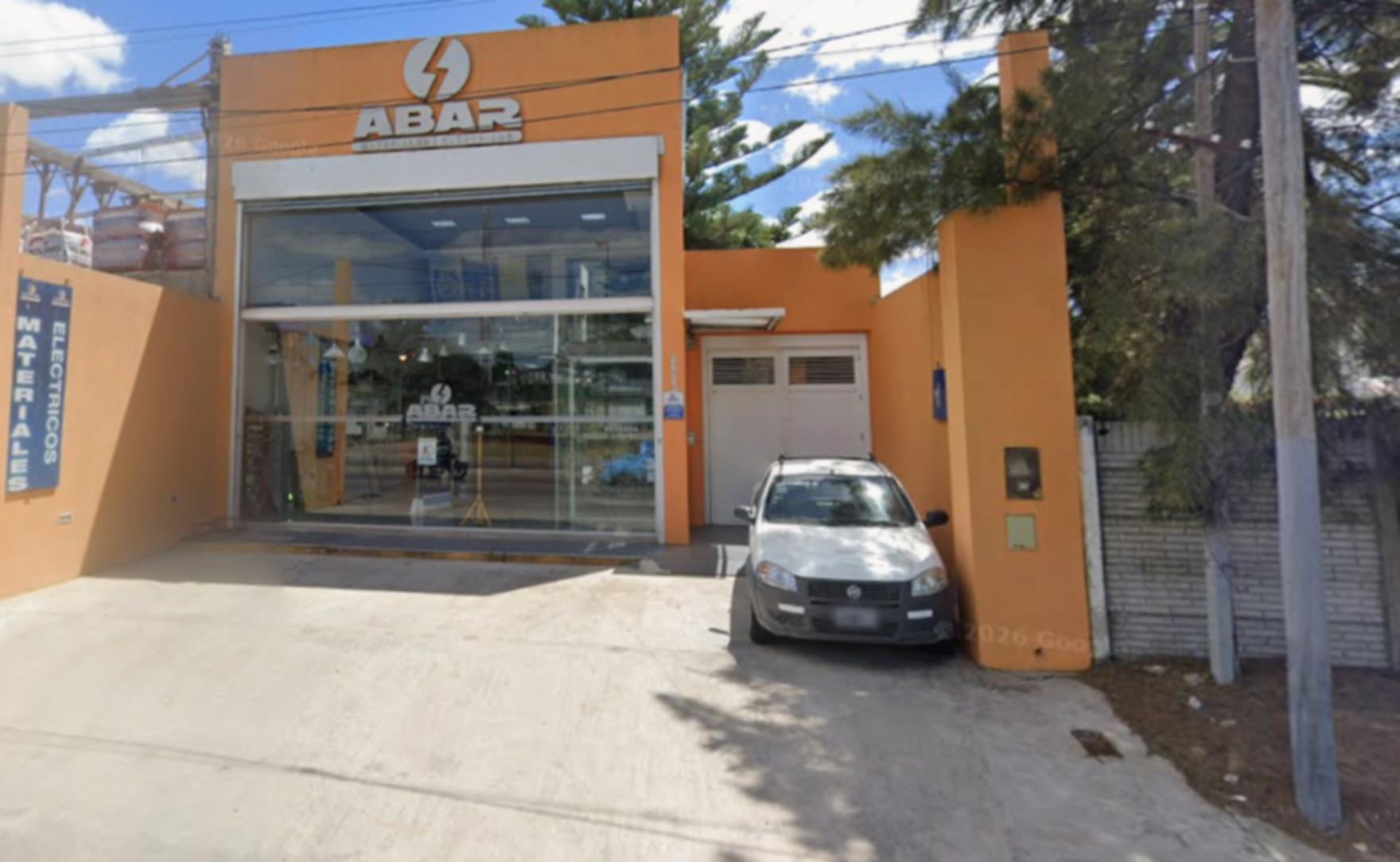 Perforaron el techo de un local de materiales el&eacute;ctricos en La Plata y se llevaron $12.000.000