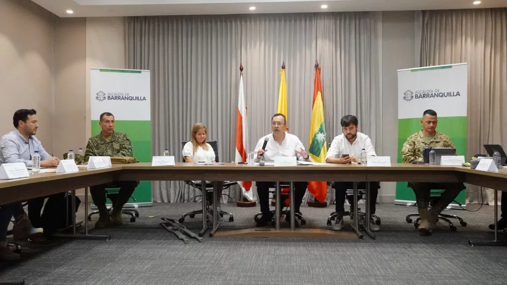 ministro del Interior, Alfonso Prada, en reunión de seguridad en Barranquilla