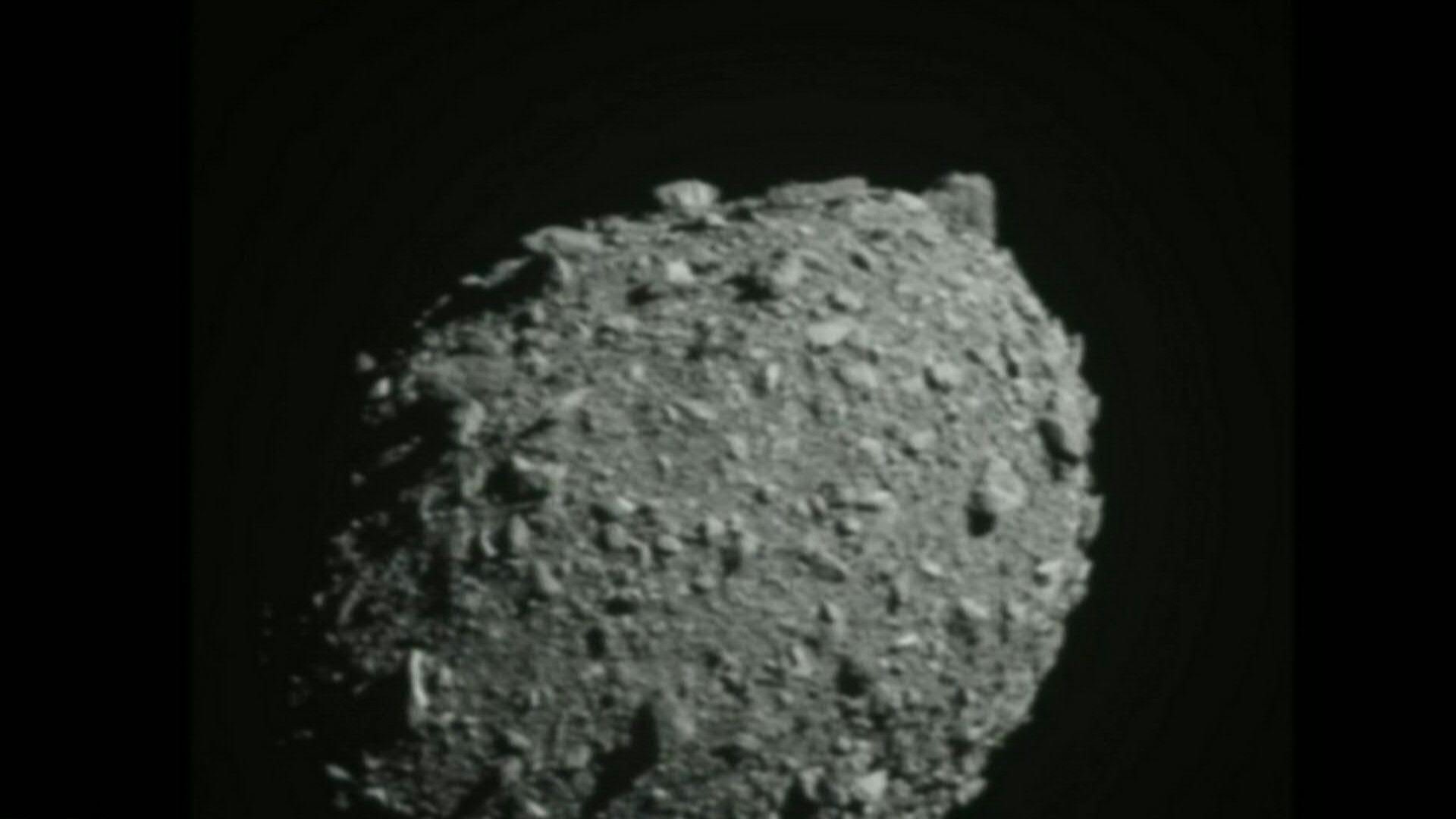 La agencia espacial estadounidense anunció el martes que logró desviar un asteroide de su trayectoria