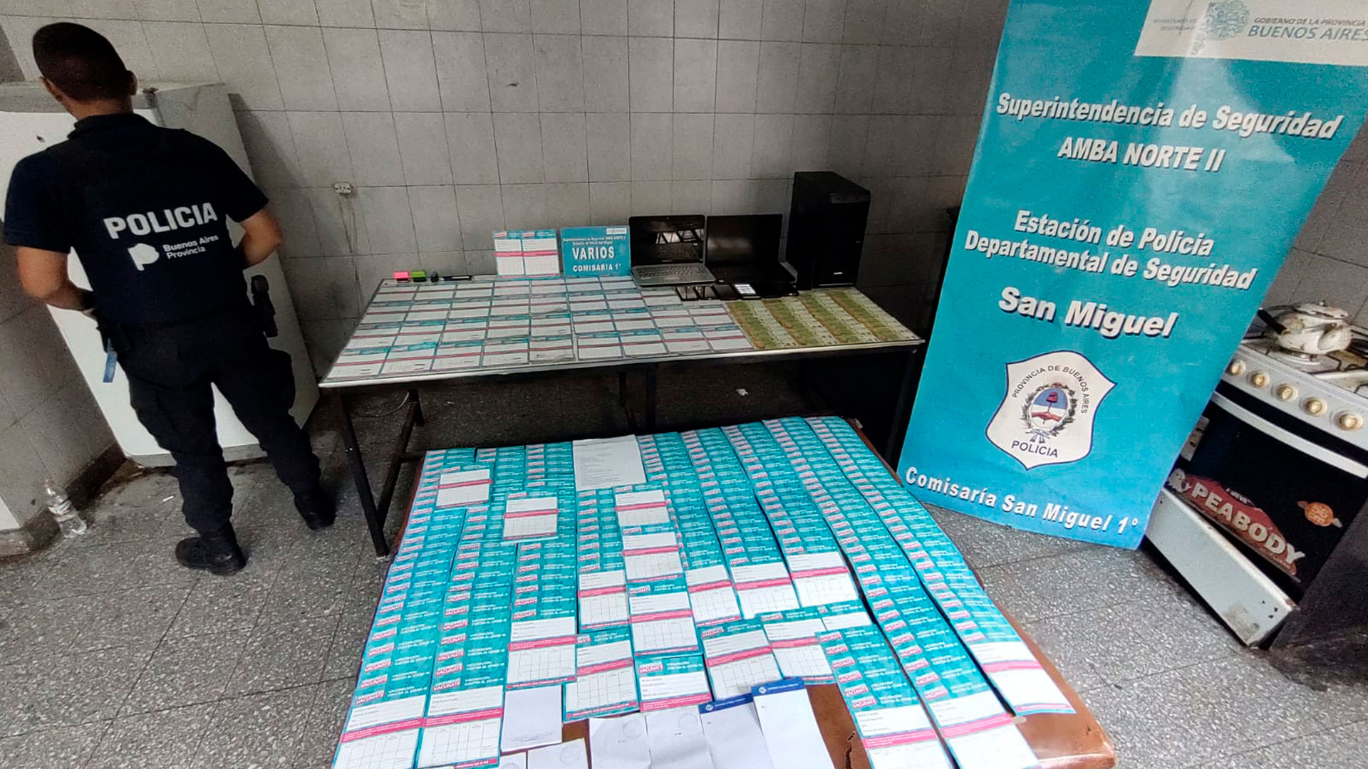 Los 350 certificados de vacunación secuestrados en la casa de uno de los enfermeros