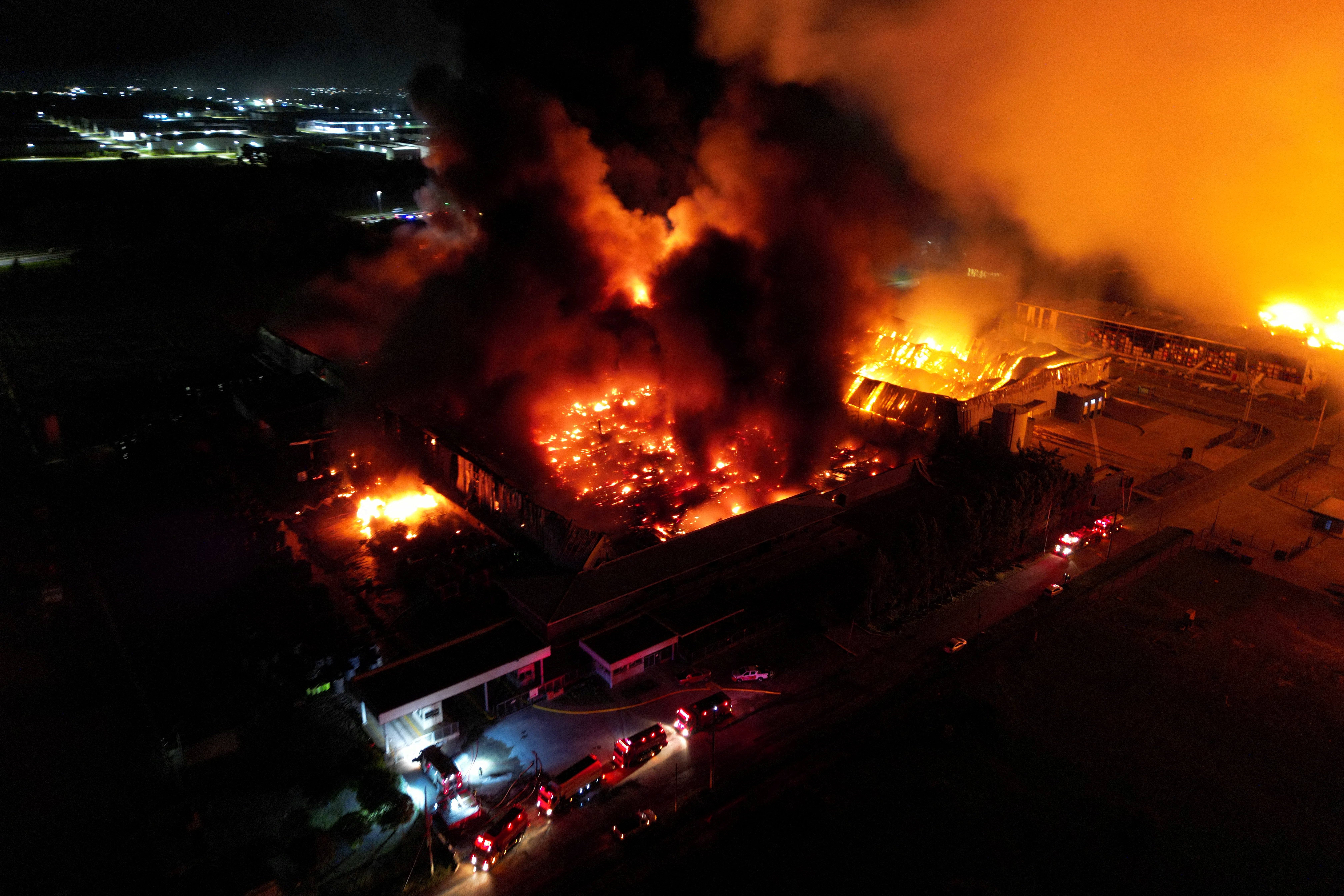 Cronología del incendio en Ezeiza: qué pasó y cuáles son las principales hipótesis del origen del fuego - Infobae