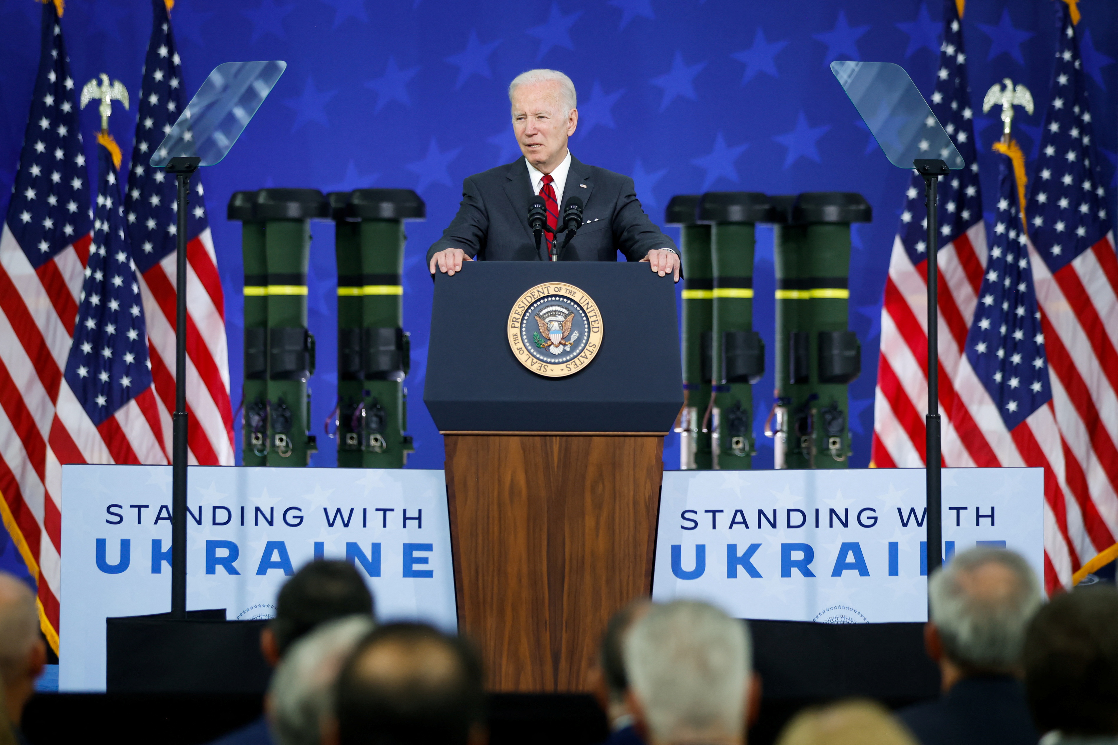 Joe Biden refiriéndose al armamento a Ucrania durante una visita a la fábrica de armas Lockheed Martin en Troy, Alabama (REUTERS/Jonathan Ernst)