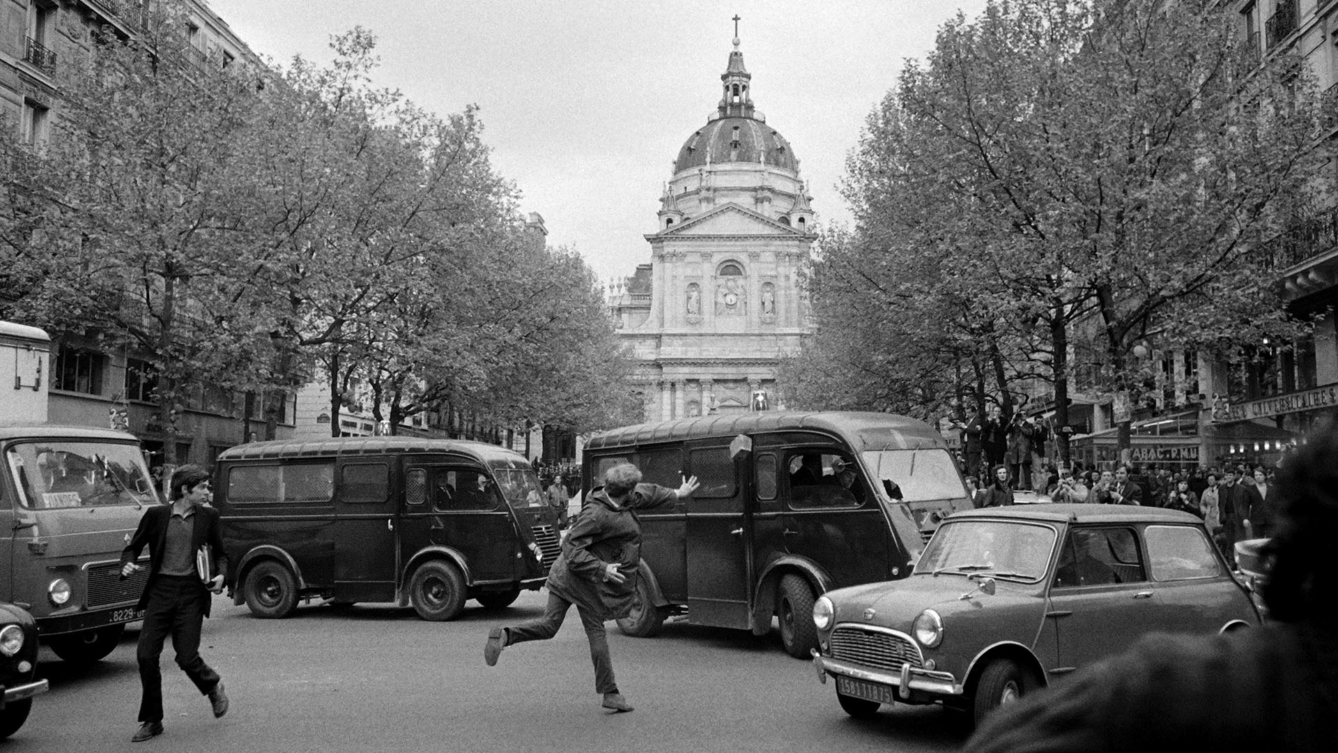 El movimiento estudiantil se venía radicalizando desde hacía tiempo, con el surgimiento de corrientes antiimperialistas, anticapitalistas, neomarxistas, troskistas, castristas, maoístas, e incluso estructuralistas y freudianas (AFP)