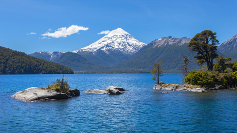 Lake Huechulafquen, in the province of Neuquén, with the Lanín volcano in the background. 