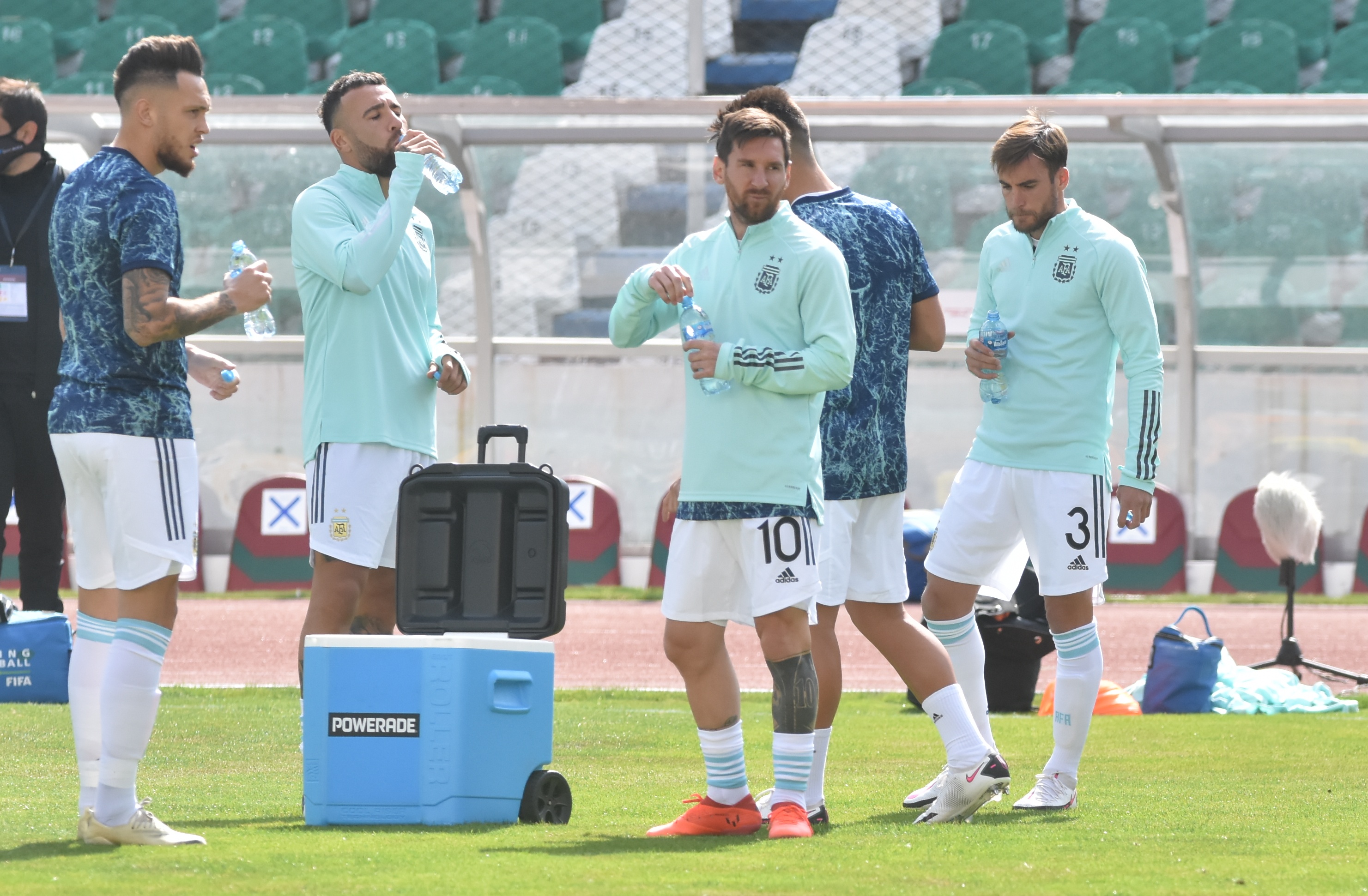 El cuerpo técnico decidió ir en contra de las recomendaciones y se hospedó en La Paz dos noches antes del partido para hacerle frente a la altura