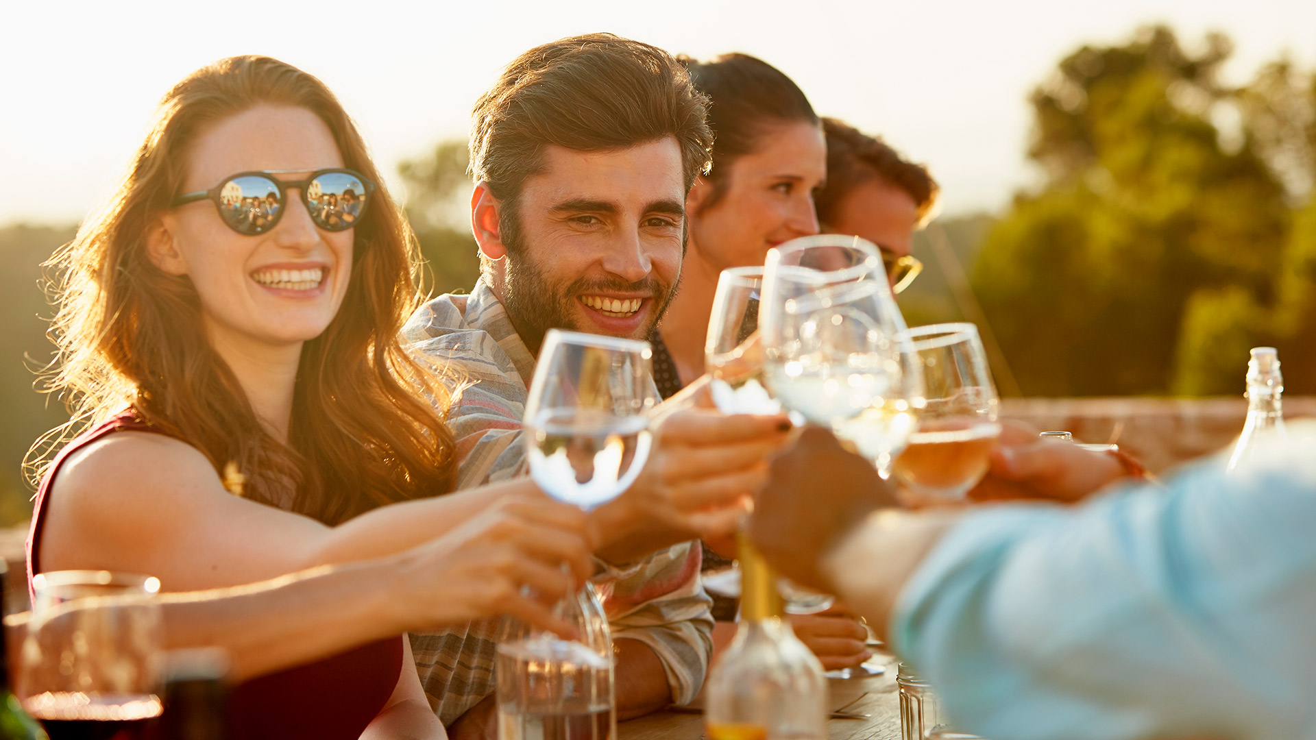 Alcohol en las Fiestas: qué le sucede al cerebro cuando se toma en exceso