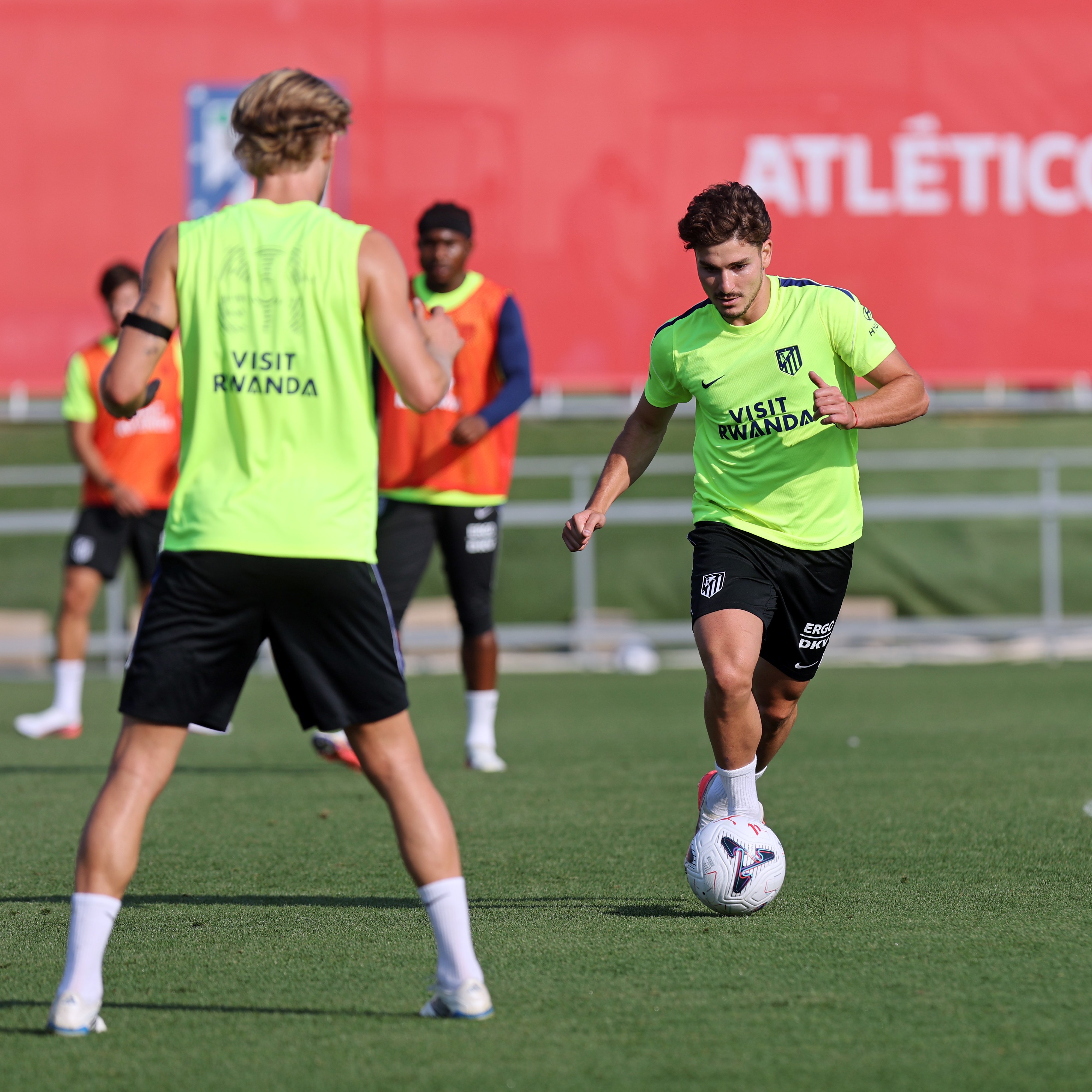 Se define el futuro de Juli&aacute;n &Aacute;lvarez en Atl&eacute;tico de Madrid: los detalles de la primera charla clave con Simeone y la decisi&oacute;n del DT