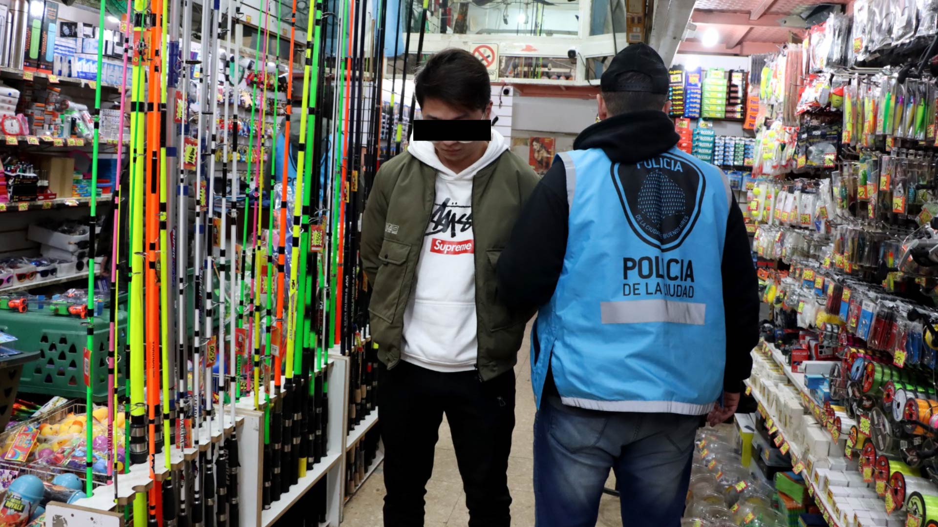 Tremendo Insignia núcleo Cayó “Tony”, el empresario chino líder de una banda que traficaba cocaína a  Europa y Asia impregnada en ropa - Infobae