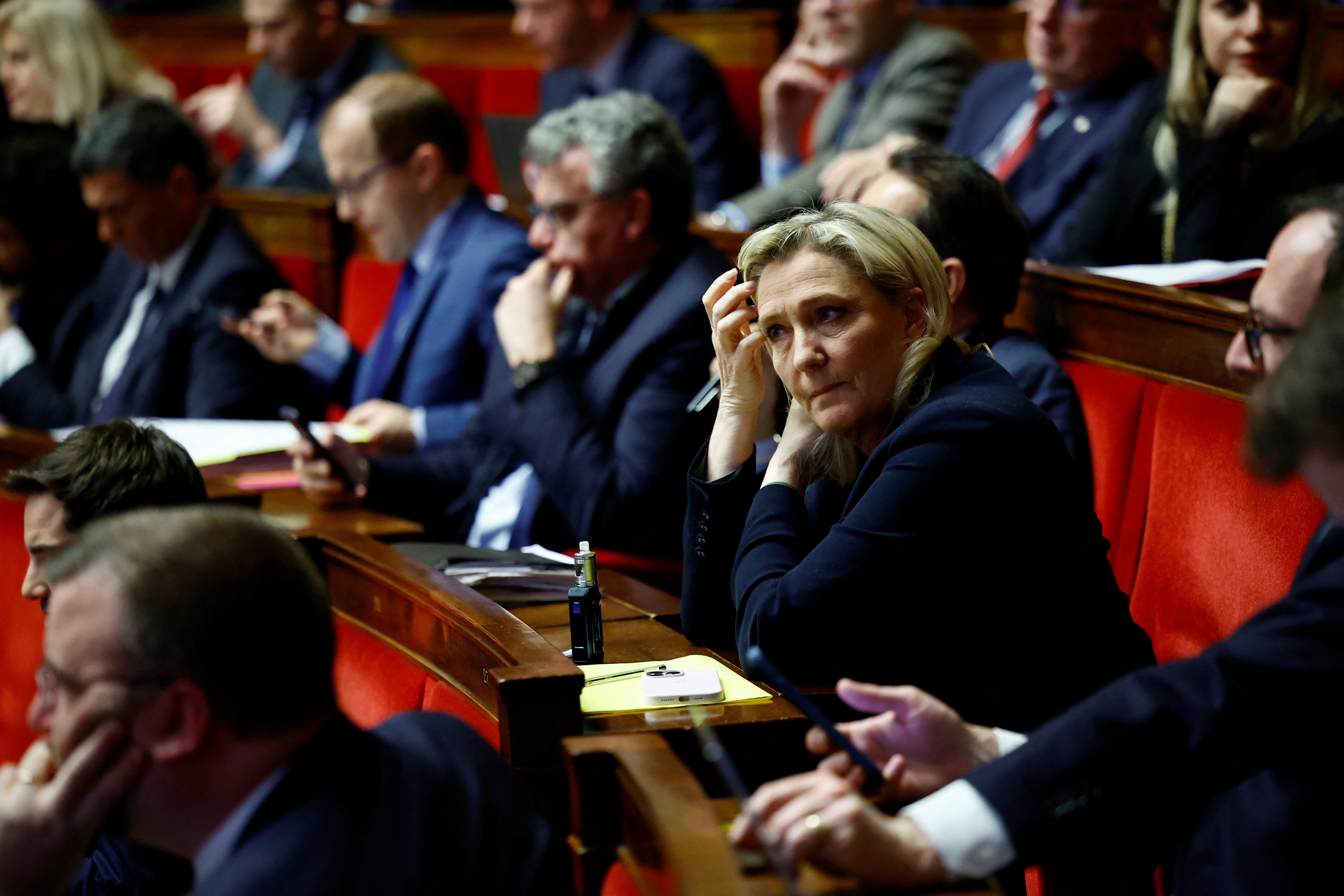 Marine Le Pen, diputada y presidenta del grupo parlamentario del partido Agrupación Nacional, expresó su rechazo a la reforma propuesta por Emmanuel Macron (REUTERS/Sarah Meyssonnier)
