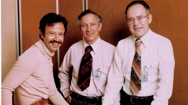 Moore fundó Intel junto al también fallecido Robert Noyce en 1968, tras lo que ocupó varios cargos en la compañía, como presidente y director ejecutivo, hasta su jubilación en 2006.