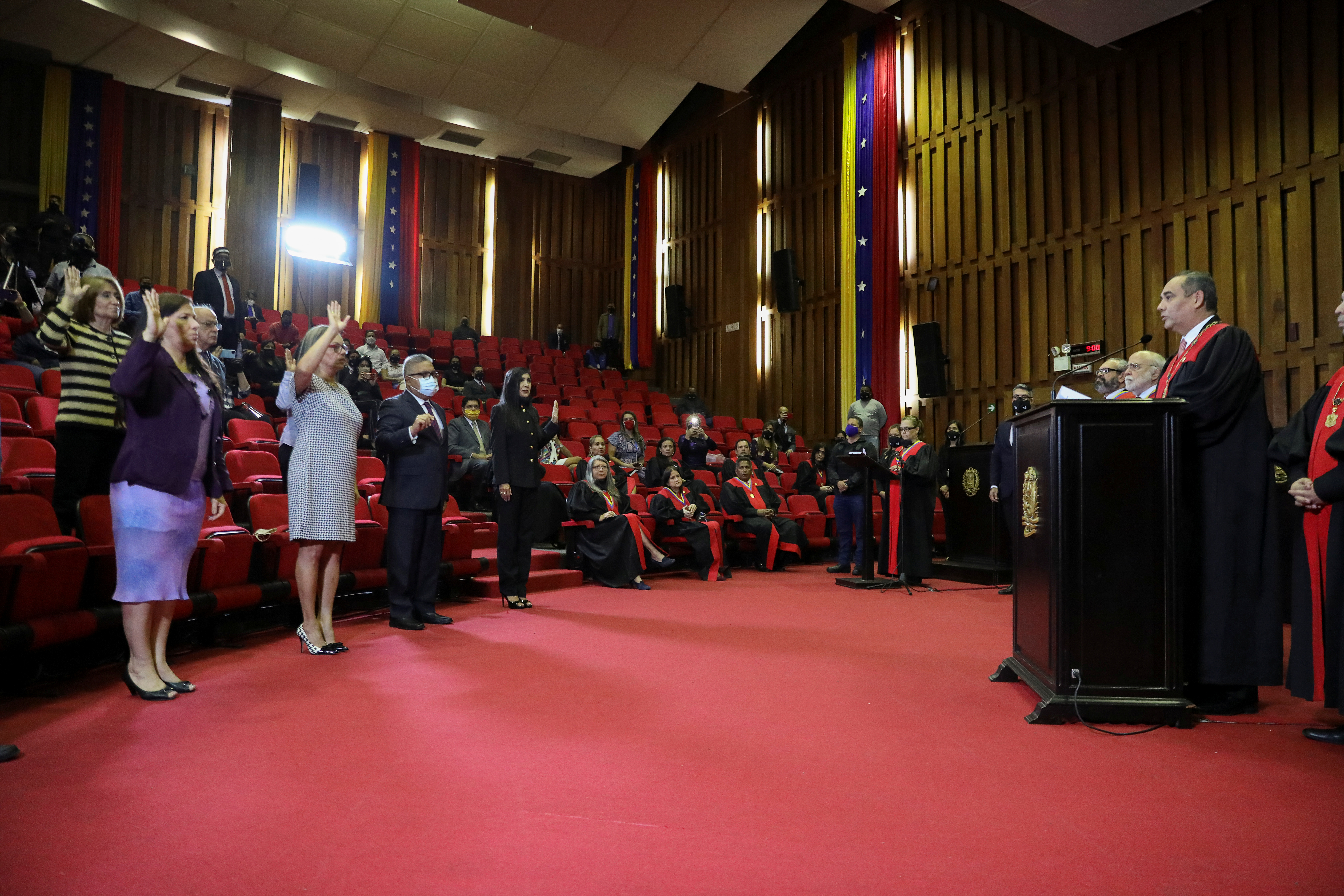 Ceremonia de juramentación de los rectores del CNE designados por el Tribunal de Maduro 