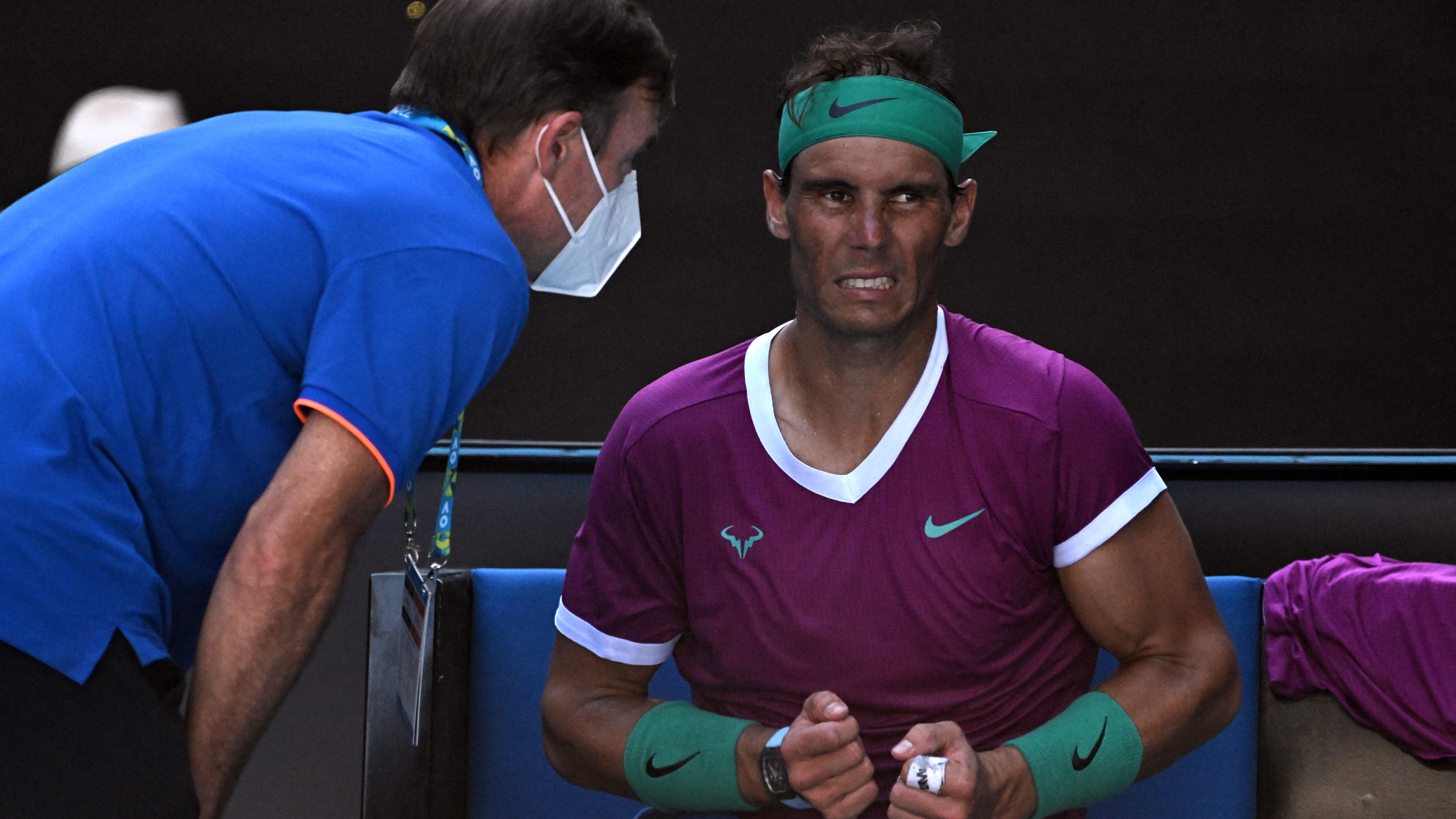 Rafael Nadal sintió un fuerte malestar estomacal en su partido ante Denis Shapovalov (Foto: REUTERS)