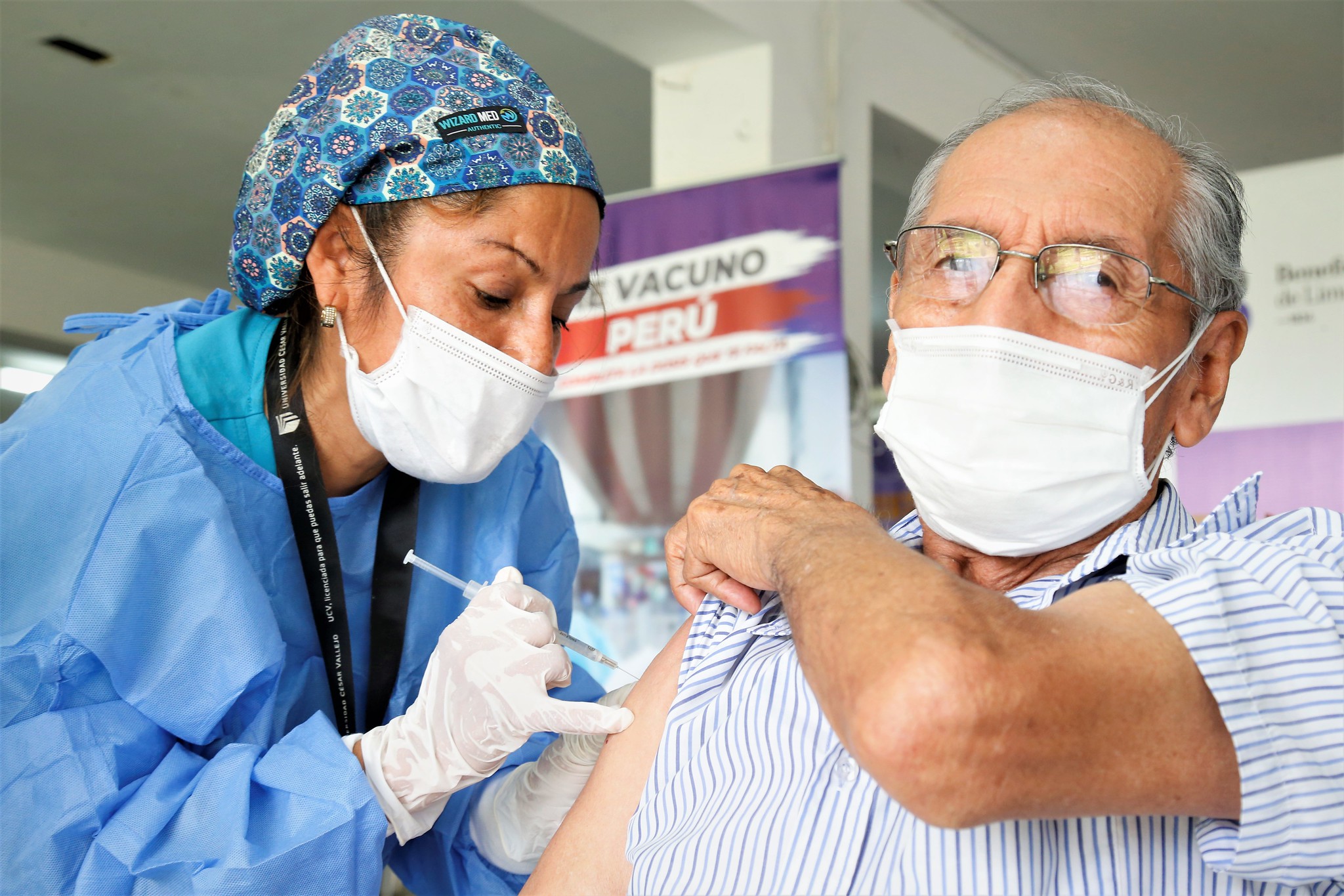 Plus de 100 000 Péruviens ont déjà reçu le vaccin bivalent contre le COVID-19