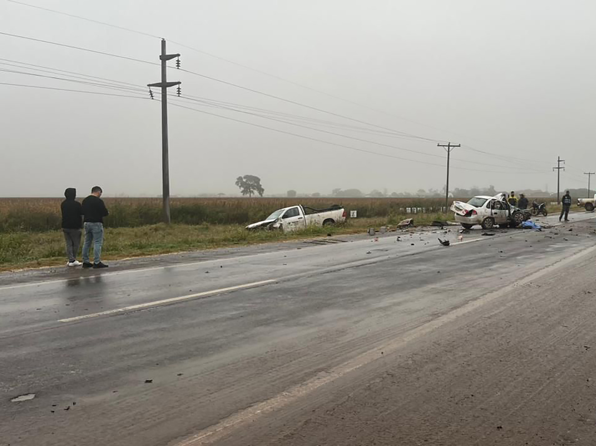 Tragedia en Chaco: dos muertos y un herido tras un m&uacute;ltiple choque entre un auto y dos camionetas