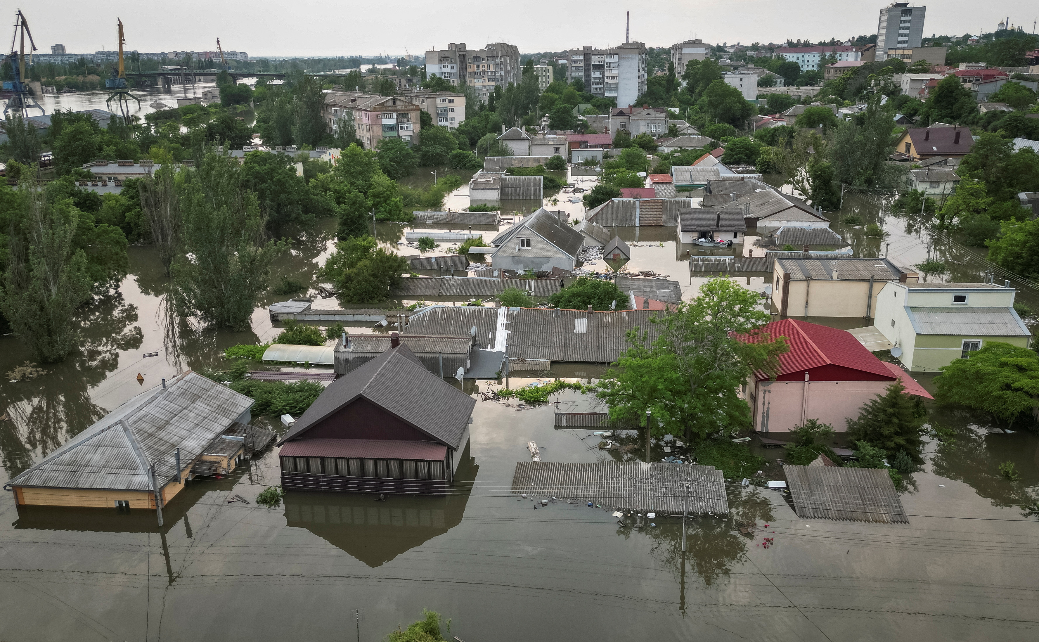 Ya son más de 5.900 los evacuados por la destrucción de la represa en Ucrania