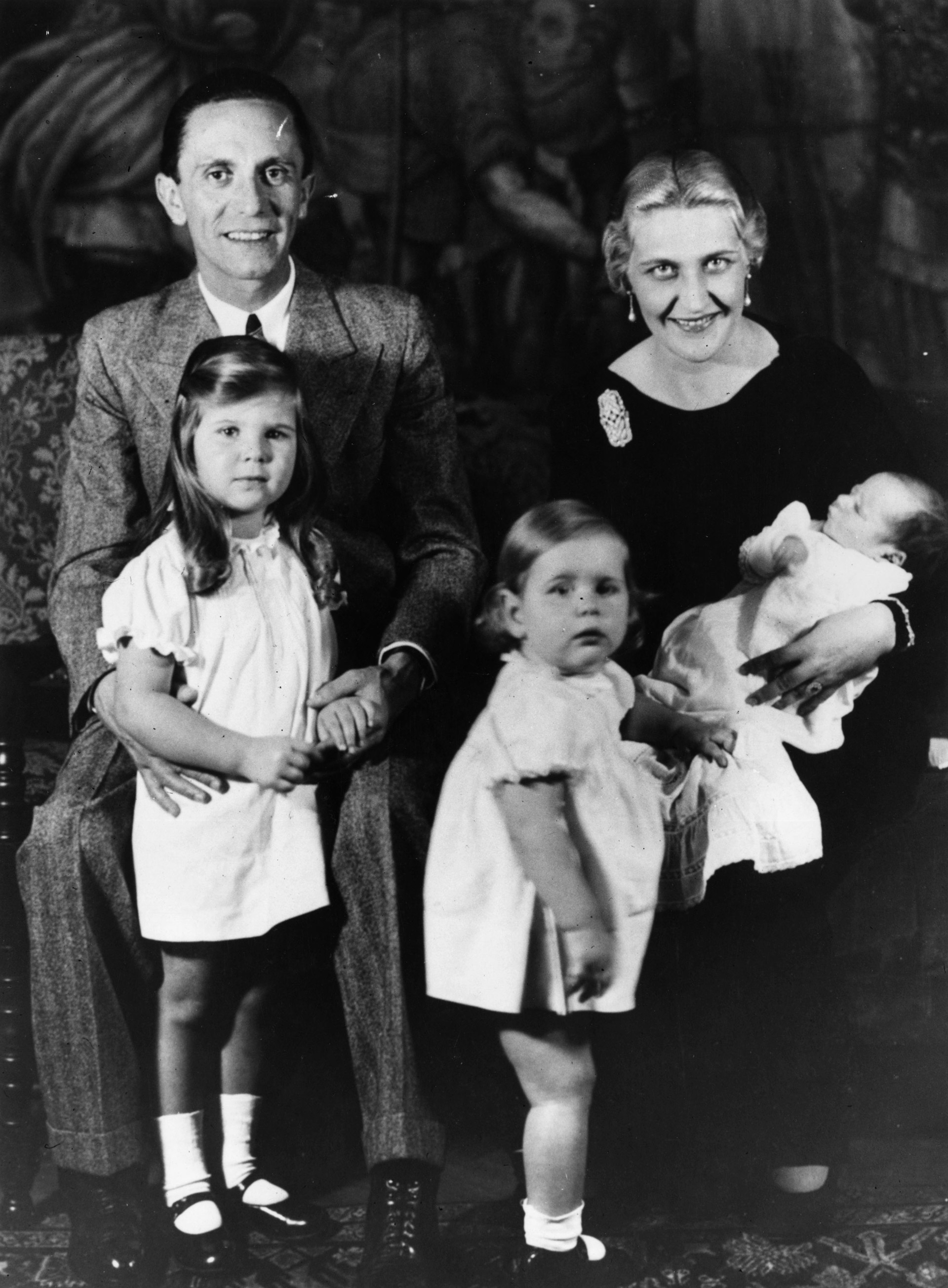 7th November 1935:  German Nazi politician and minister of propaganda Paul Joseph Goebbels (1897 - 1945) with his wife and children.  (Photo by Fox Photos/Getty Images)