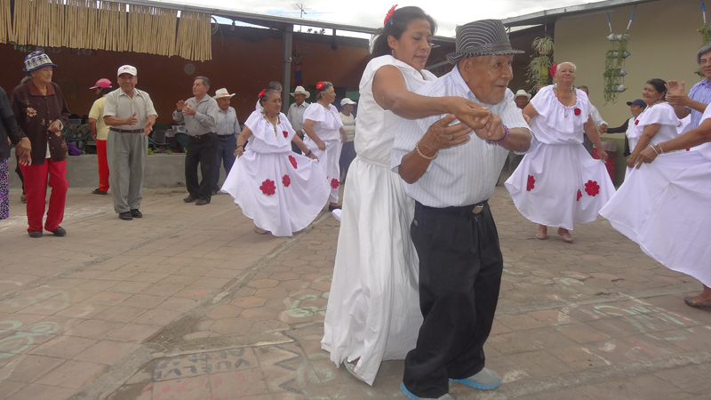 A sus 115 años, don Nachito bailaba desde Sanjuanitos hasta reggaeton. (Fotografía: Ministerio de Inclusión Social de Ecuador).