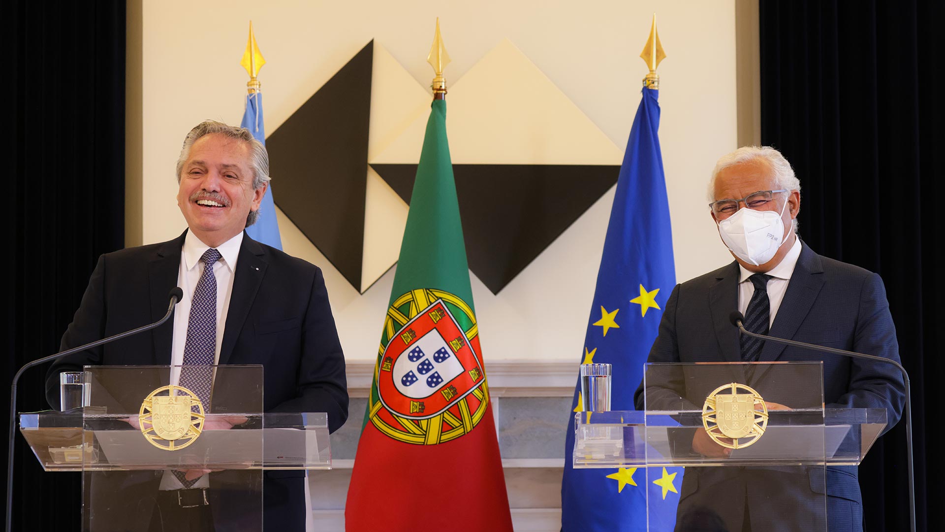 Previo a su visita a España, el Presidente estuvo en Portugal, en donde se reunió con el primer ministro Antonio Costa 