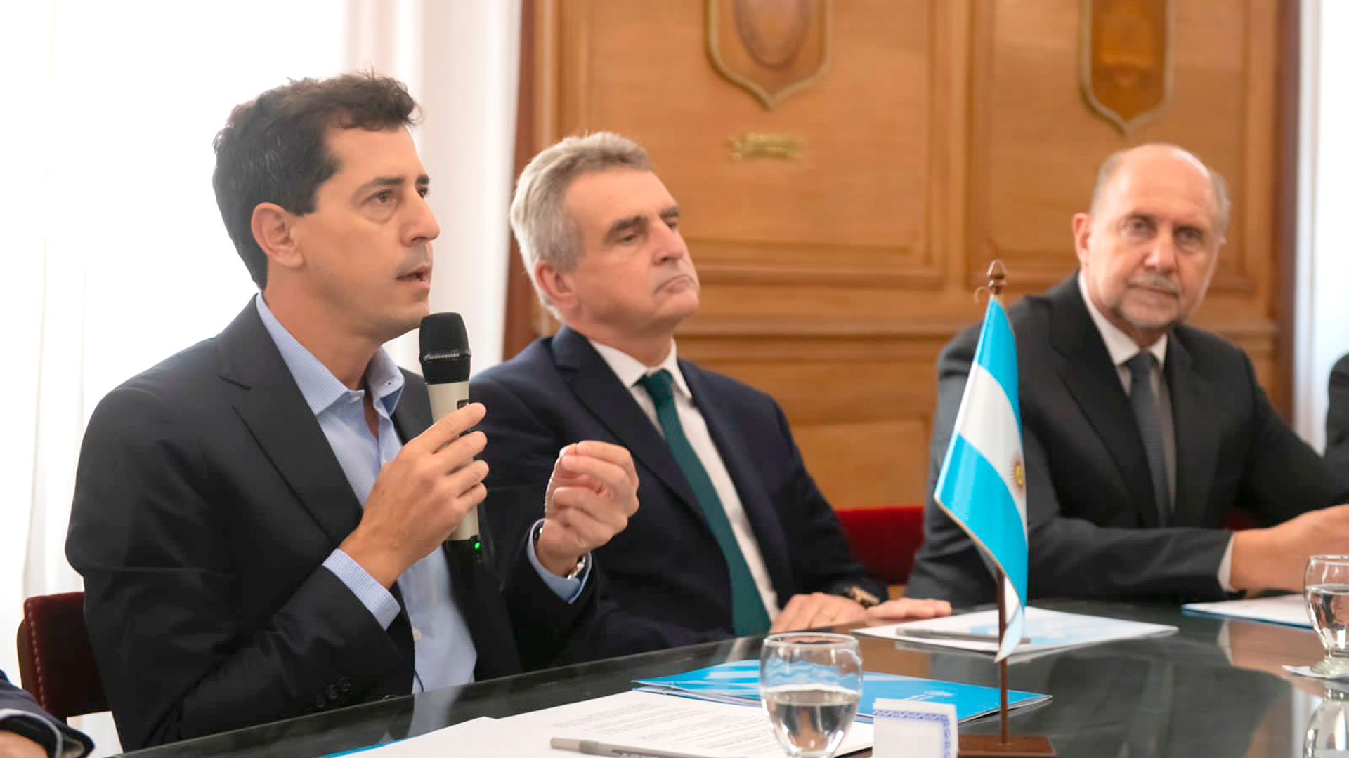 Eduardo "Road" of Pedro together with Agustín Rossi.  One is a virtual candidate and the other will confirm today that he will compete in the PASO (Presidency)