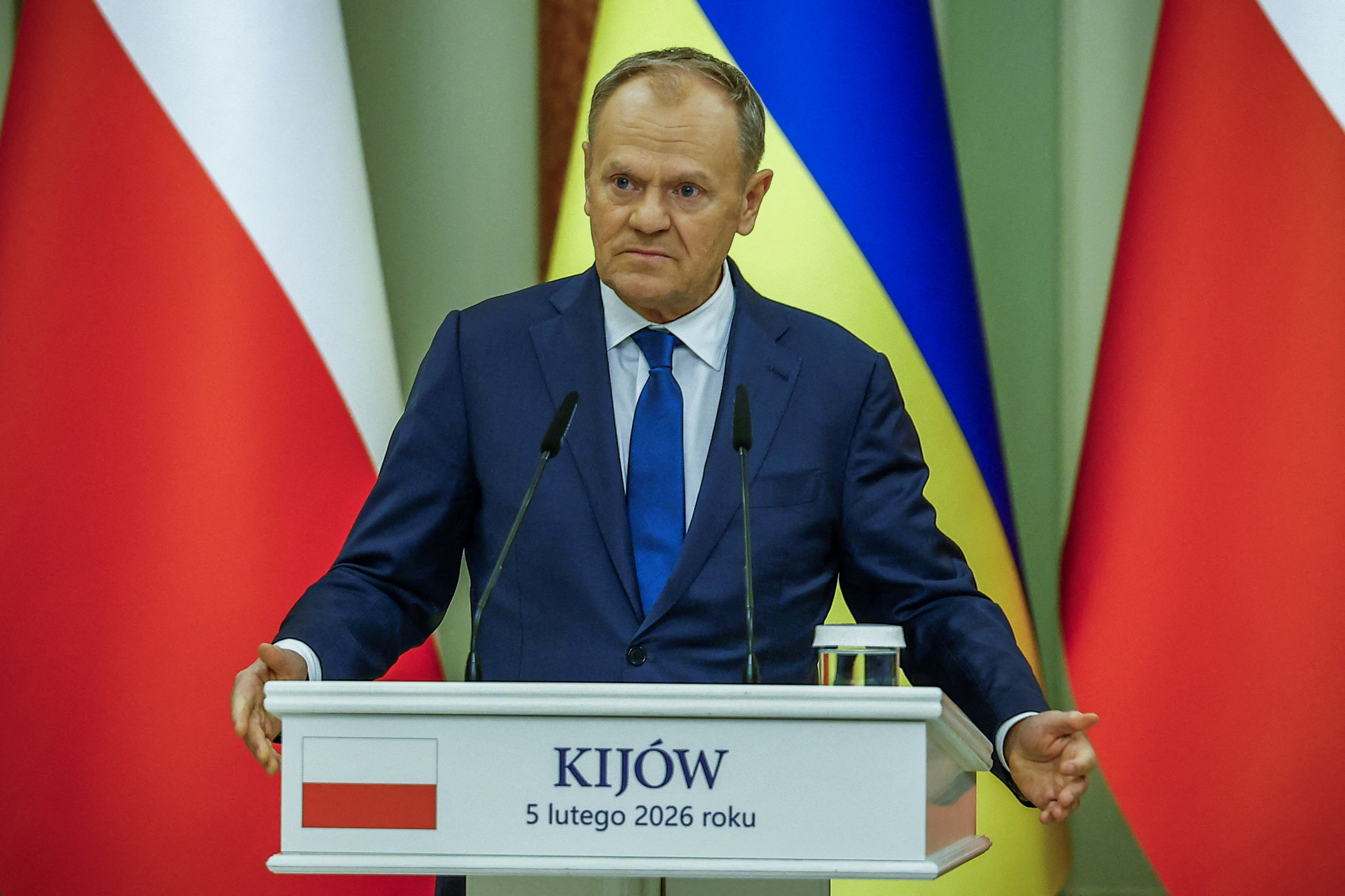 Milei sostiene a Adorni, busca retomar el control de la agenda política y enfrenta la ofensiva de la oposición