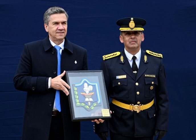 El gobernador de Chaco anunci&oacute; un aumento salarial para la Polic&iacute;a