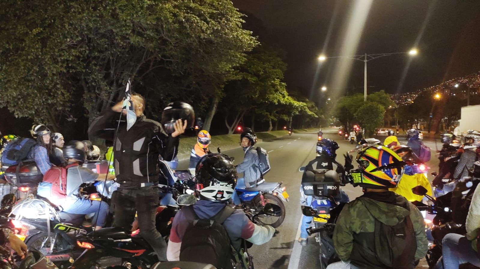En Medellín, durante la manifestación se sumaron unos 200 motociclistas que hicieron una movilización pacífica Foto: Twitter @DenunciasAntio2