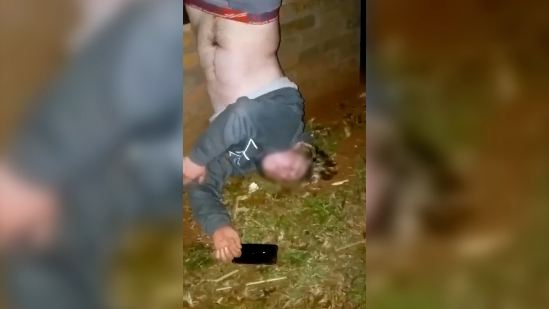 Video: un adolescente entró a robar a una casa y quedó colgado de una reja  al intentar escapar - Infobae