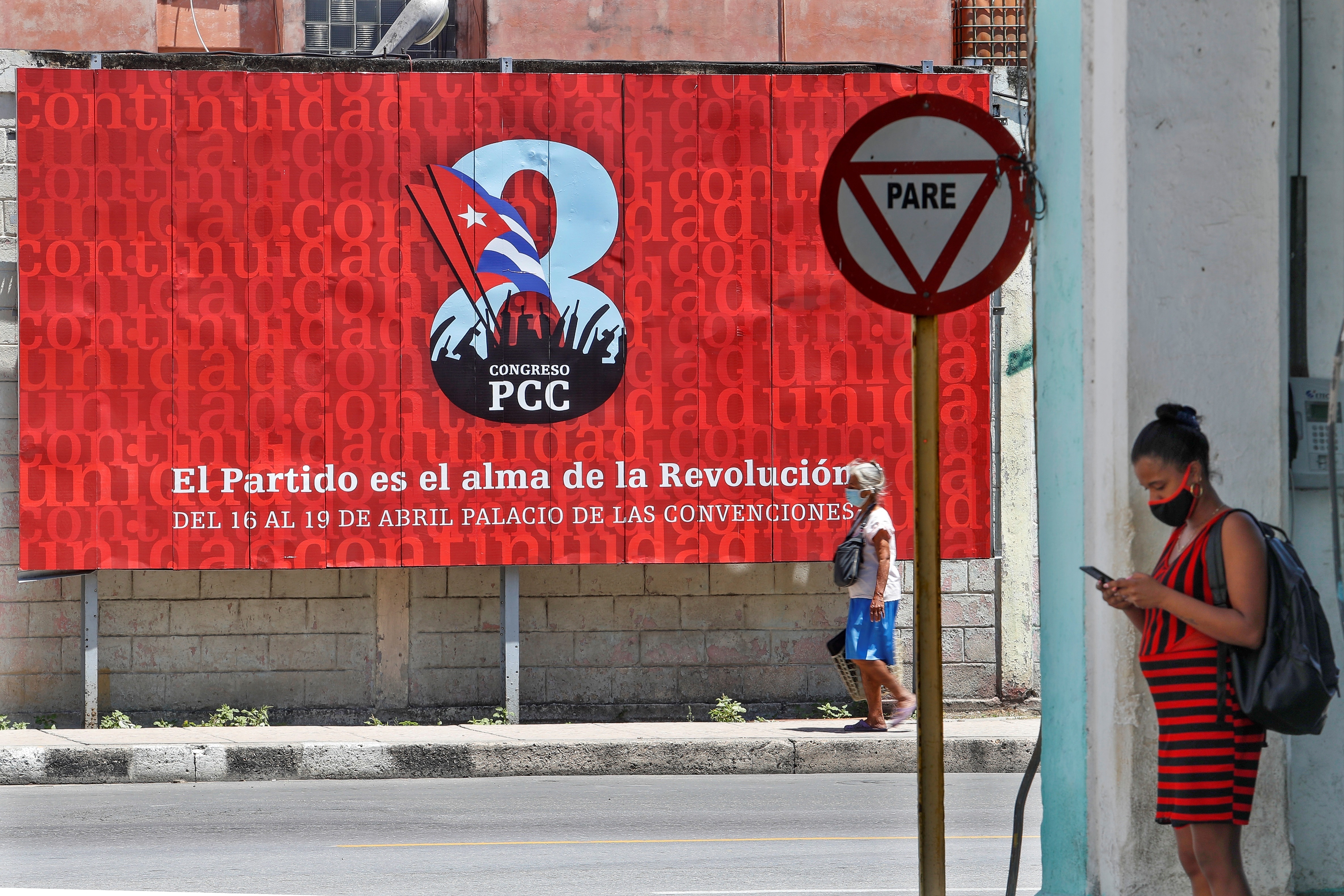 Organizaciones e internautas temen que la nueva medida anunciada  sirva al Gobierno para acallar las voces disidentes en las redes sociales y procesar a quienes critiquen al sistema cubano y sus dirigentes. EFE/Yander Zamora/Archivo
