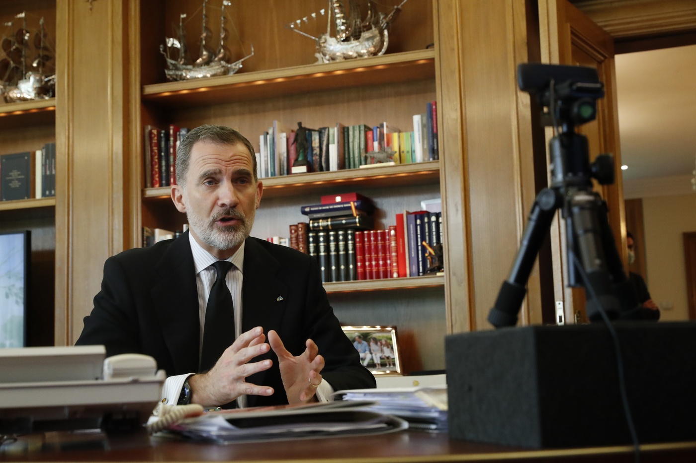 29/05/2020 El Rey Felipe VI conversa por videoconferencia con representantes de los Colegios de Administradores de Fincas para conocer las medidas frente a la epidemia implantadas en los edificios de viviendas. En Madrid, (España), a 29 de mayo de 2020.
POLITICA
Casa de S.M. el Rey