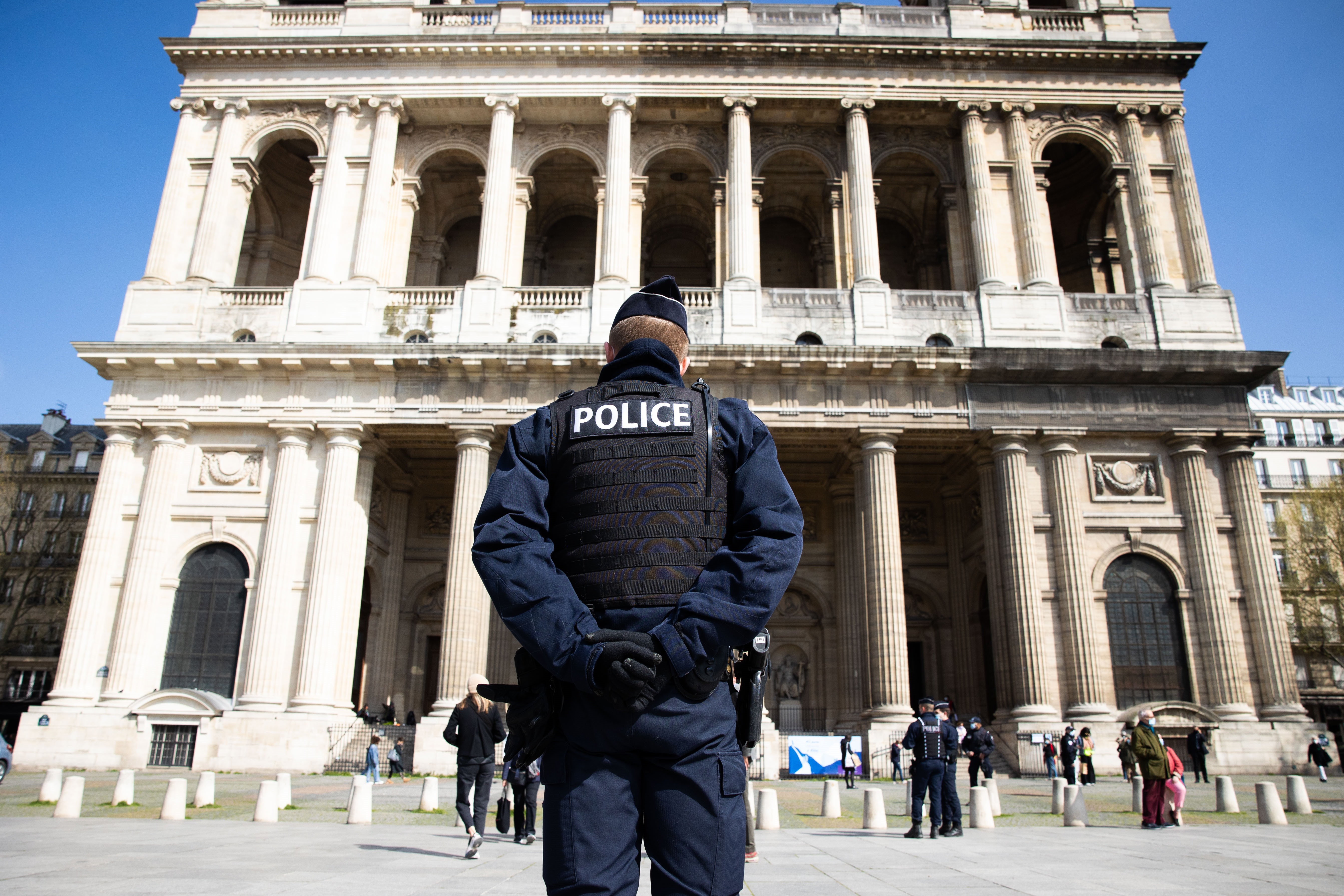 Un agente de Policía en París (Europa Press/Archivo)