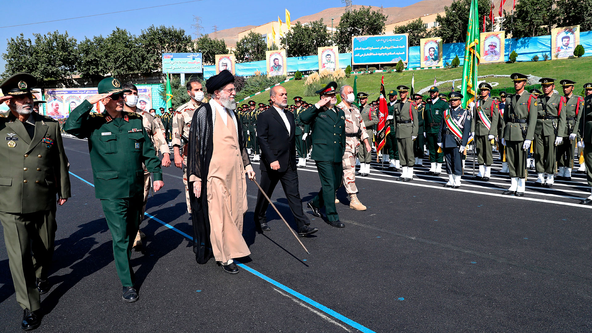 Khamenei respondió públicamente el lunes a las mayores protestas en Irán en años, rompiendo semanas de silencio para condenar lo que llamó “disturbios” y acusar a Estados Unidos e Israel de planificar las protestas. (Oficina del Líder Supremo iraní vía AP)