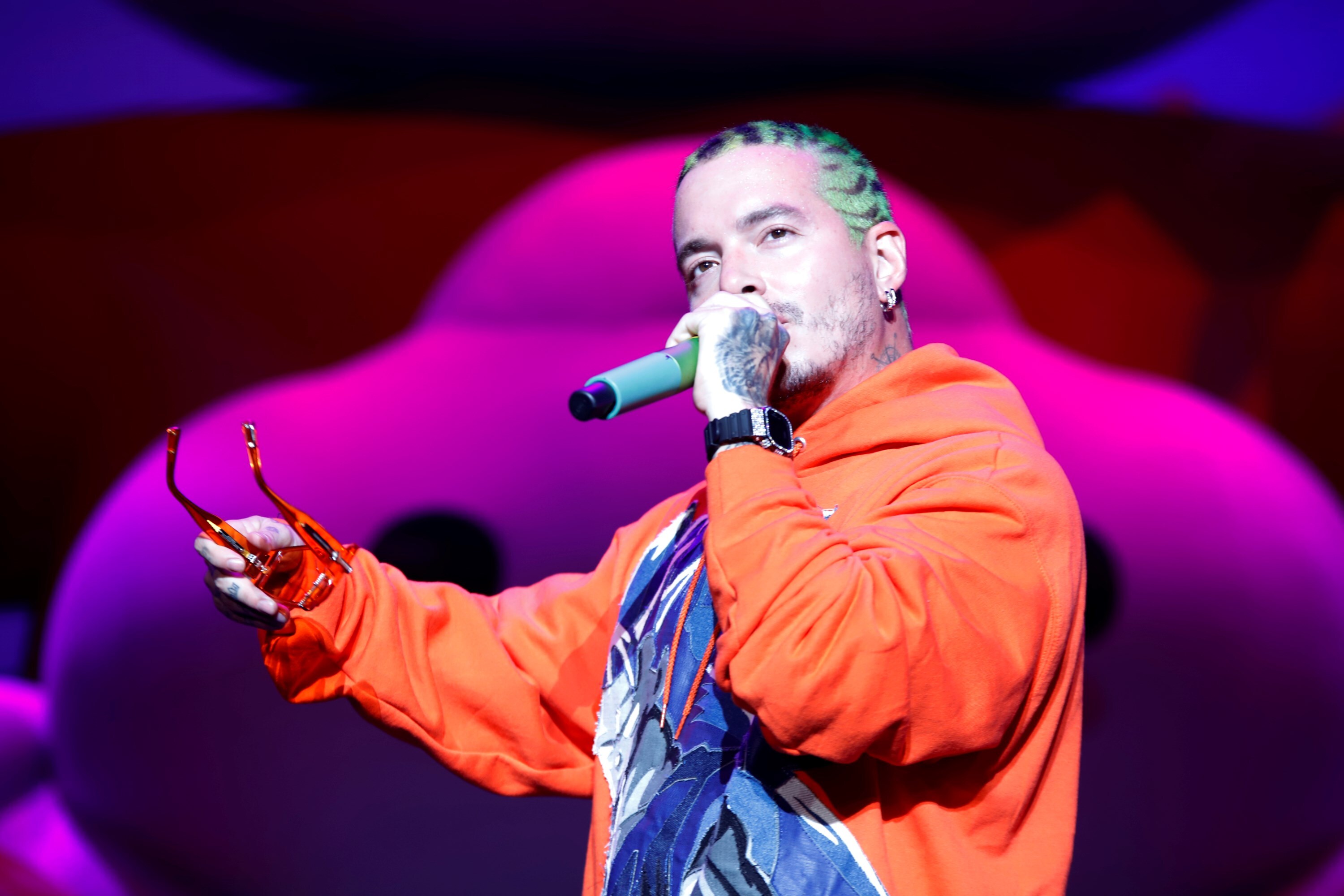 J Balvin announces 2022 tour on 'The Tonight Show', performs 'In
