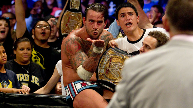 CM Punk luego de vencer a John Cena en MITB 2011. El mano a mano fue catalogado como una lucha de cinco estrellas para el periodista Dave Meltzer. (Foto: WWE)