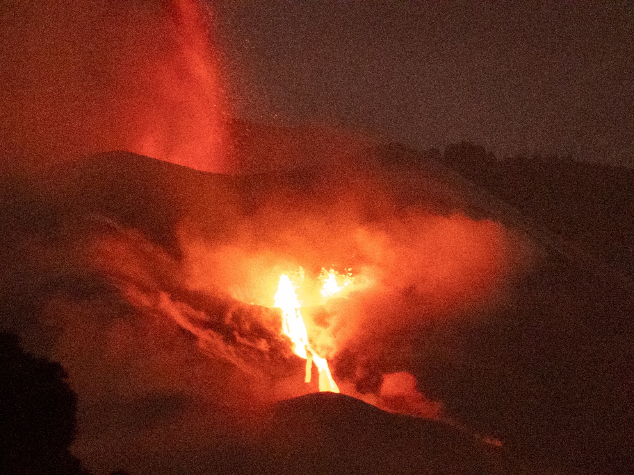 La Palma en alerta por las lluvias: la lava del volcán modificó los cauces de agua en la isla