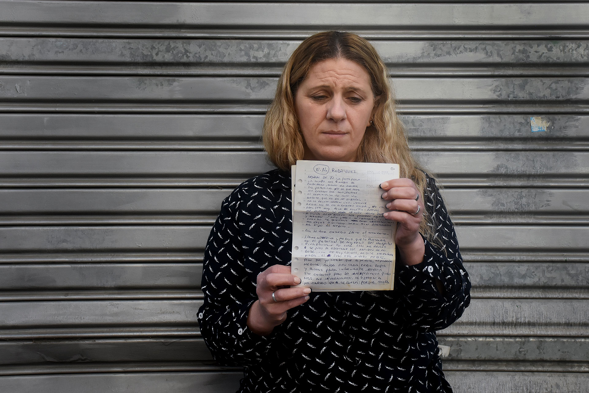 She keeps the letter to give it to that NN daughter if she ever finds it (Photo: Nicolás Stulberg)